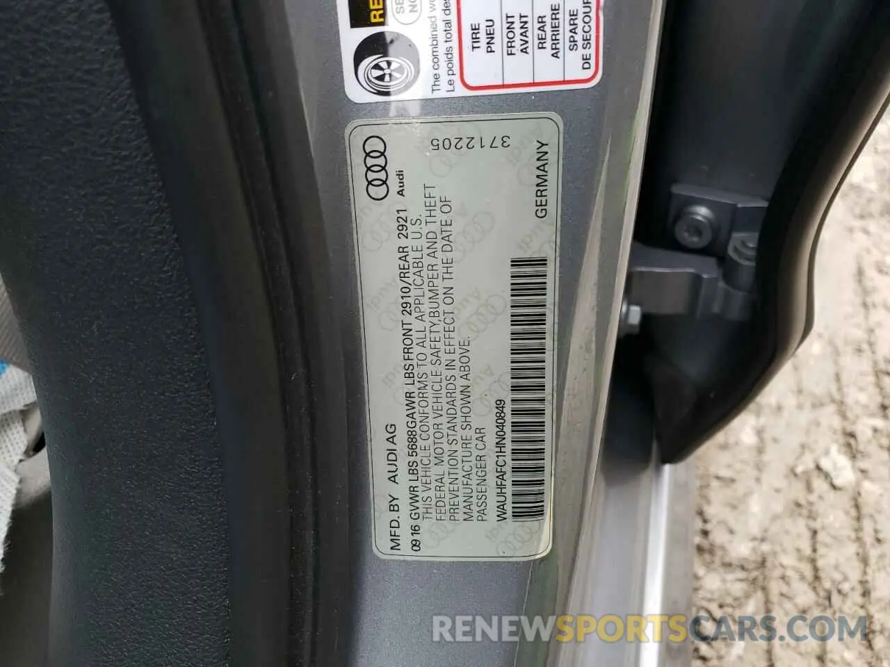 12 Photograph of a damaged car WAUHFAFC1HN040849 AUDI S6/RS6 2017