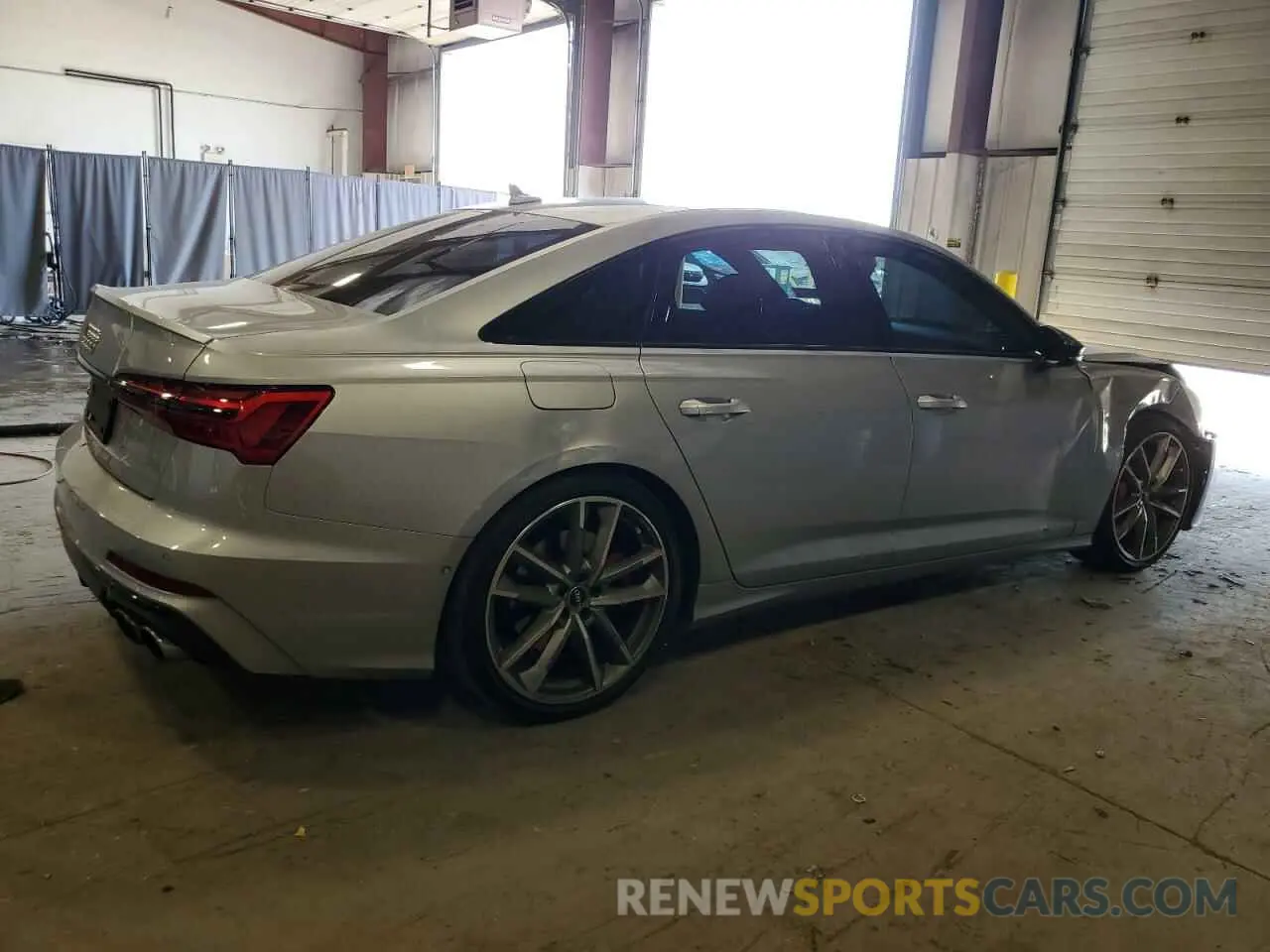 3 Photograph of a damaged car WAUDFAF25LN089096 AUDI S6/RS6 2020