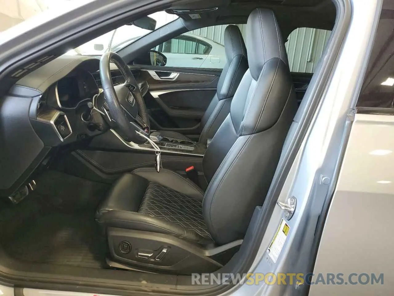7 Photograph of a damaged car WAUDFAF25LN089096 AUDI S6/RS6 2020