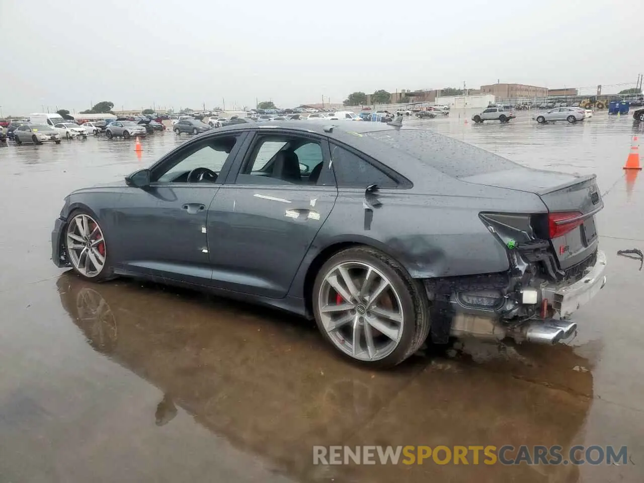2 Photograph of a damaged car WAUFFAF24MN046878 AUDI S6/RS6 2021
