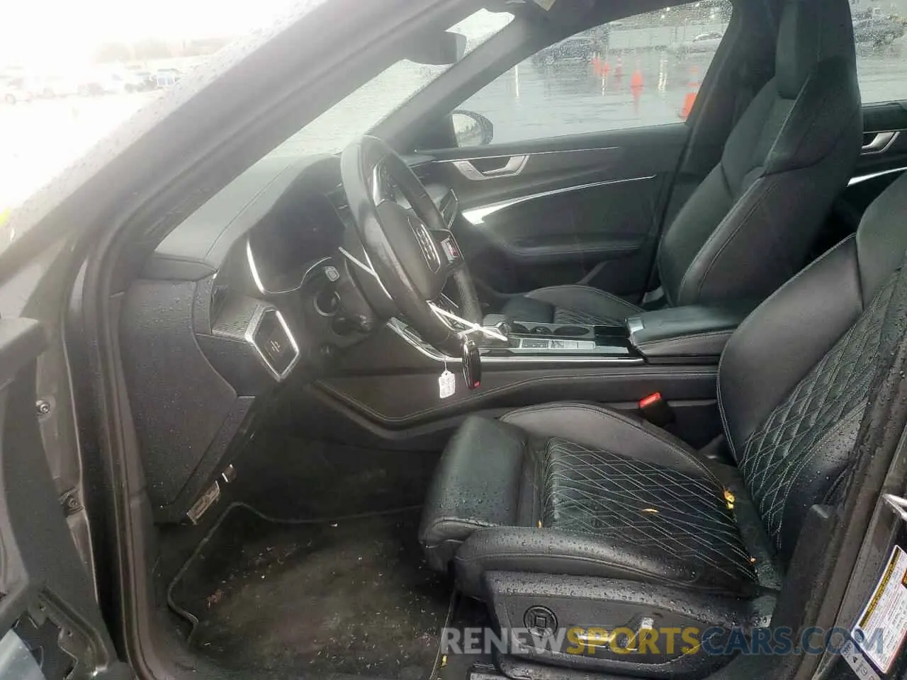 7 Photograph of a damaged car WAUFFAF24MN046878 AUDI S6/RS6 2021