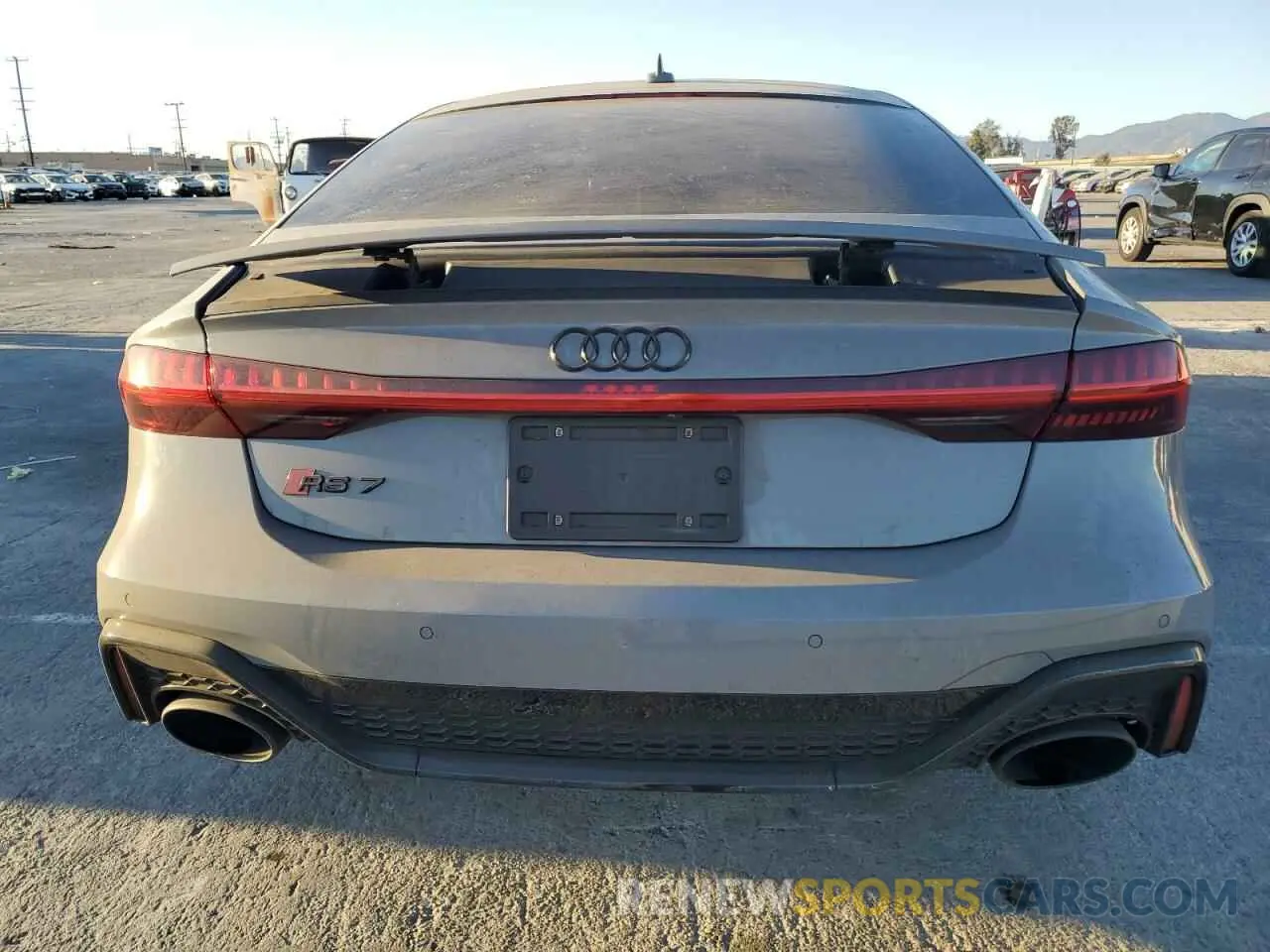 6 Photograph of a damaged car WUAPCBF25MN900270 AUDI S7/RS7 2021