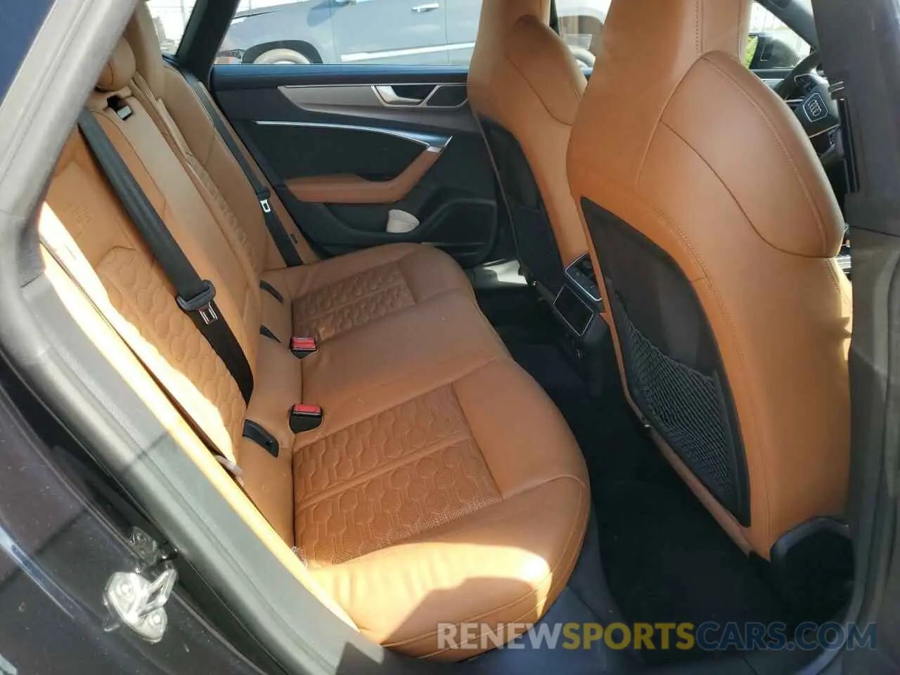 10 Photograph of a damaged car WUAPCBF26MN909897 AUDI S7/RS7 2021