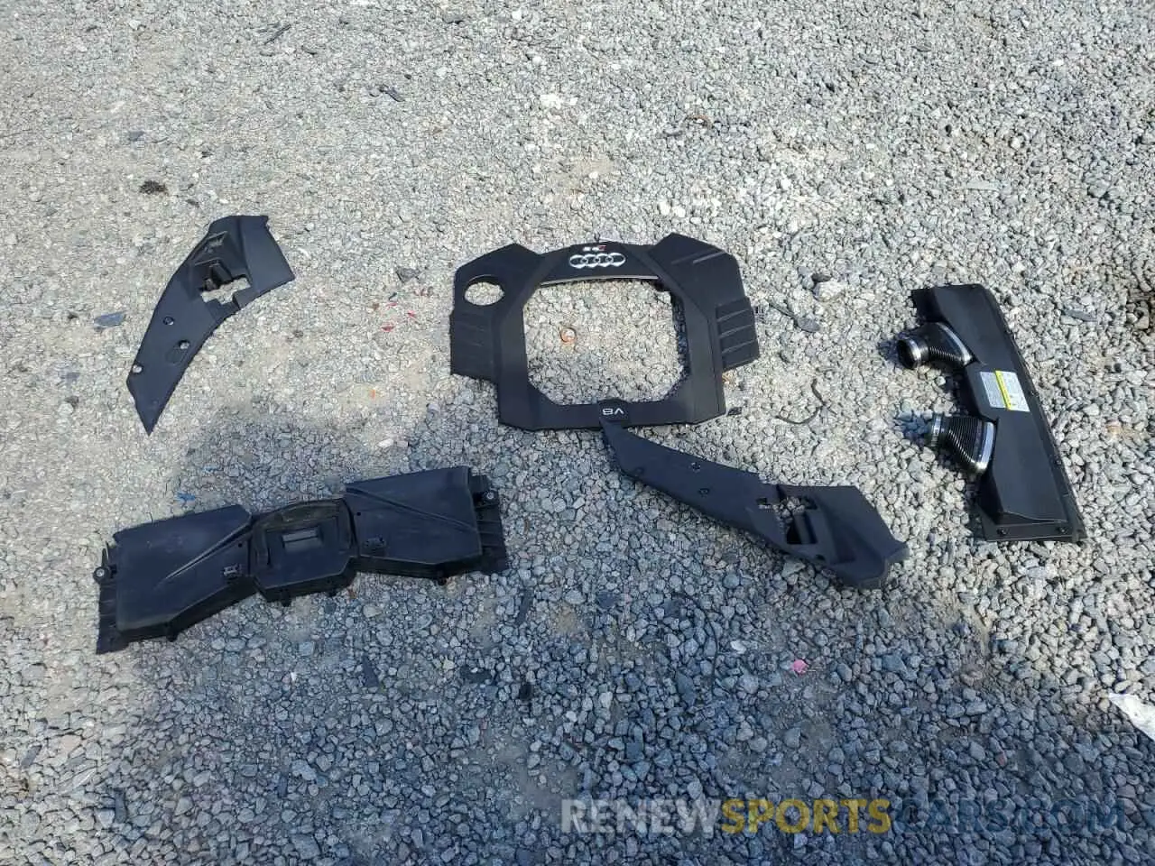12 Photograph of a damaged car WUAPCBF26MN909897 AUDI S7/RS7 2021