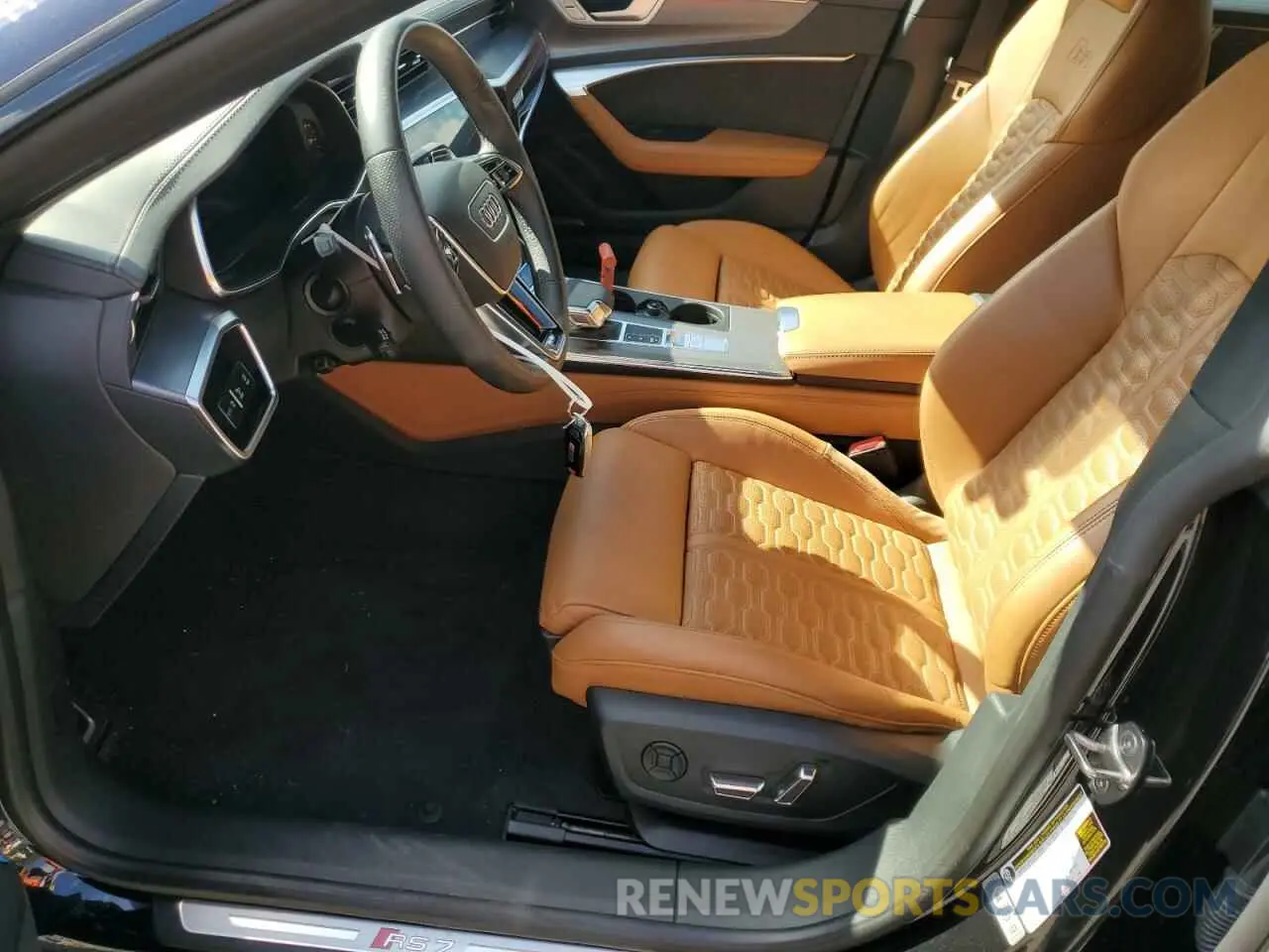 7 Photograph of a damaged car WUAPCBF26MN909897 AUDI S7/RS7 2021
