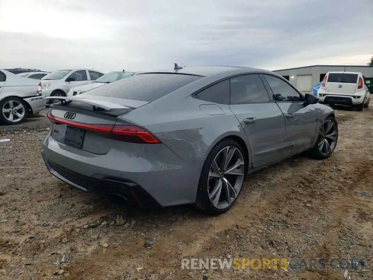 4 Photograph of a damaged car WUAPCBF29MN901647 AUDI S7/RS7 2021