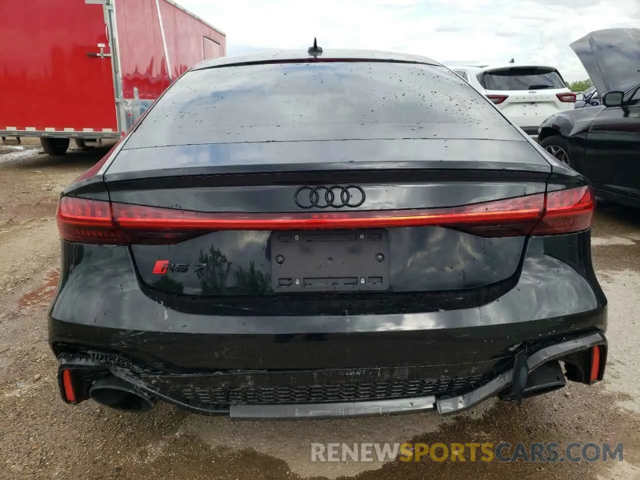 6 Photograph of a damaged car WUAPCBF29MN909358 AUDI S7/RS7 2021