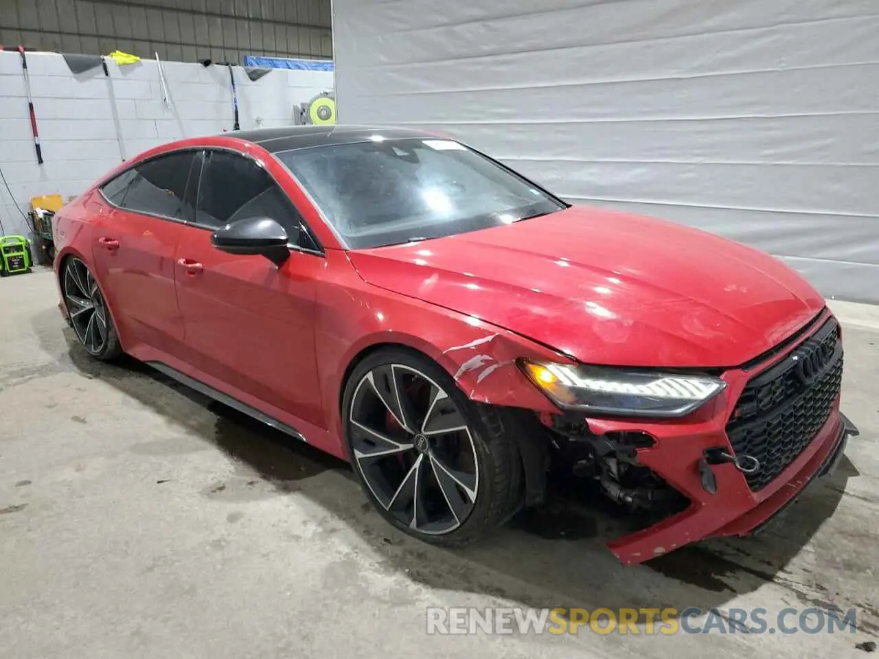 4 Photograph of a damaged car WUAPCBF25NN904045 AUDI S7/RS7 2022