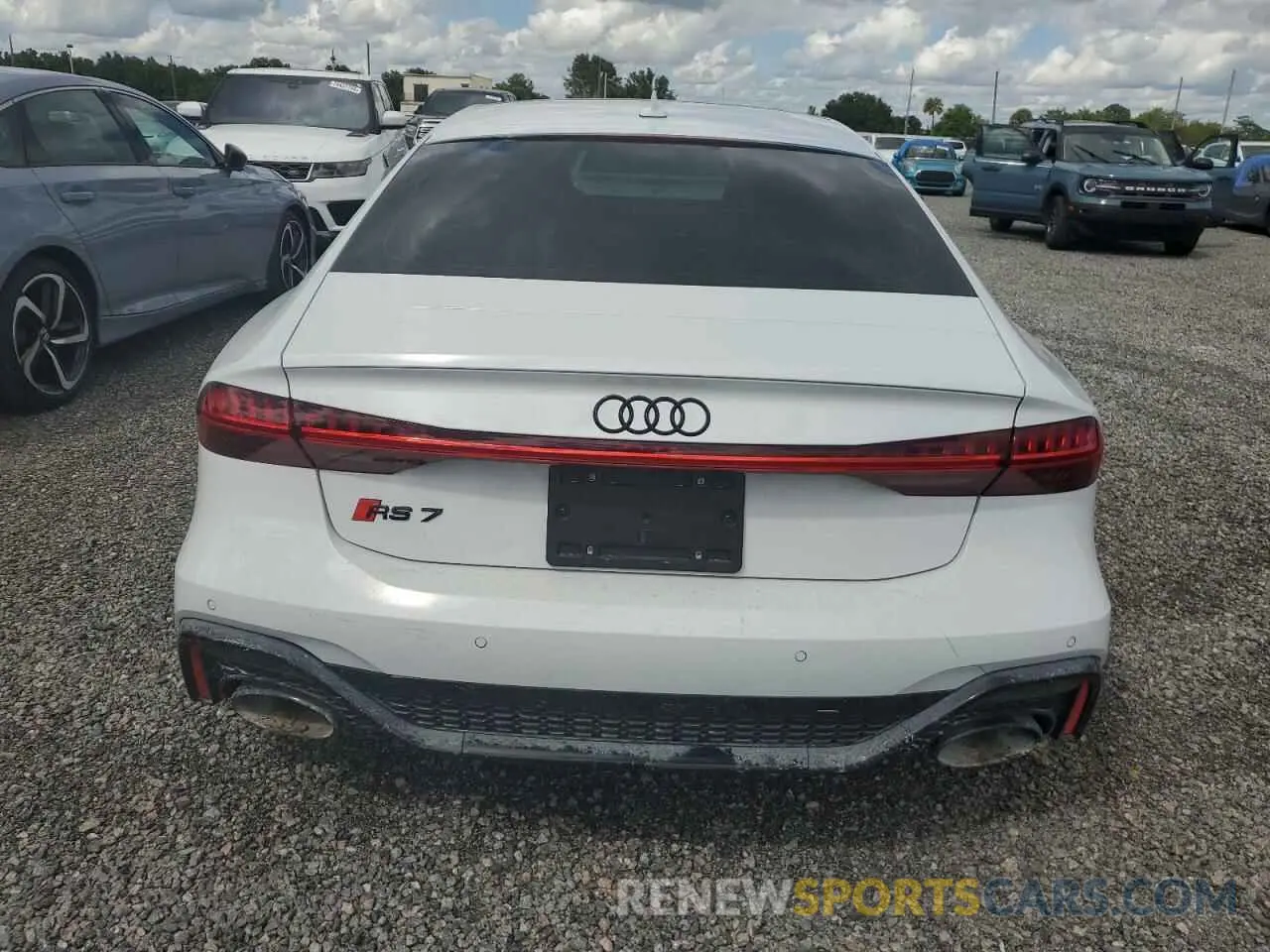 6 Photograph of a damaged car WUAPCBF2XPN906263 AUDI S7/RS7 2023