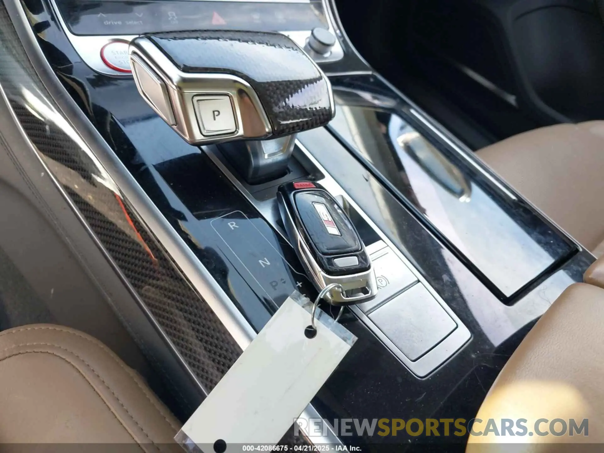 11 Photograph of a damaged car WAU8SAF80LN014792 AUDI S8 2020