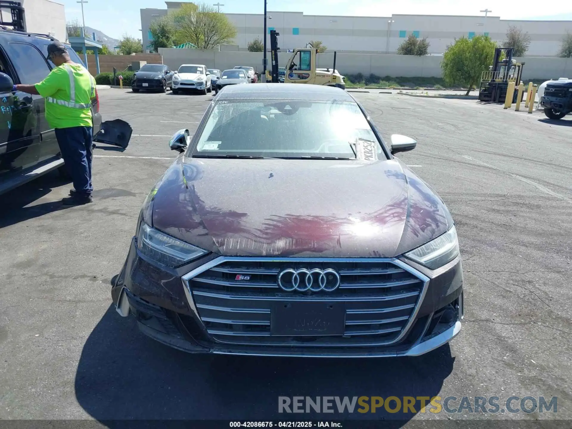 12 Photograph of a damaged car WAU8SAF80LN014792 AUDI S8 2020