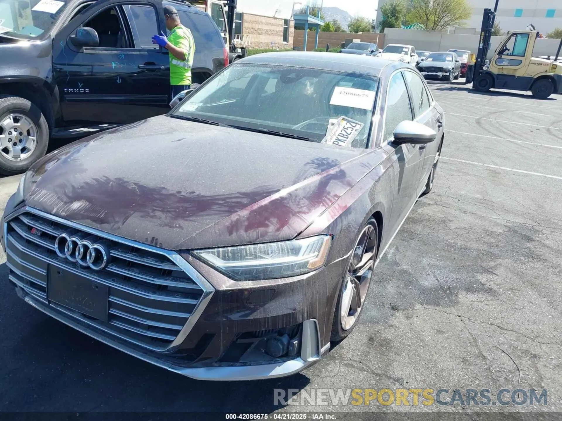 2 Photograph of a damaged car WAU8SAF80LN014792 AUDI S8 2020