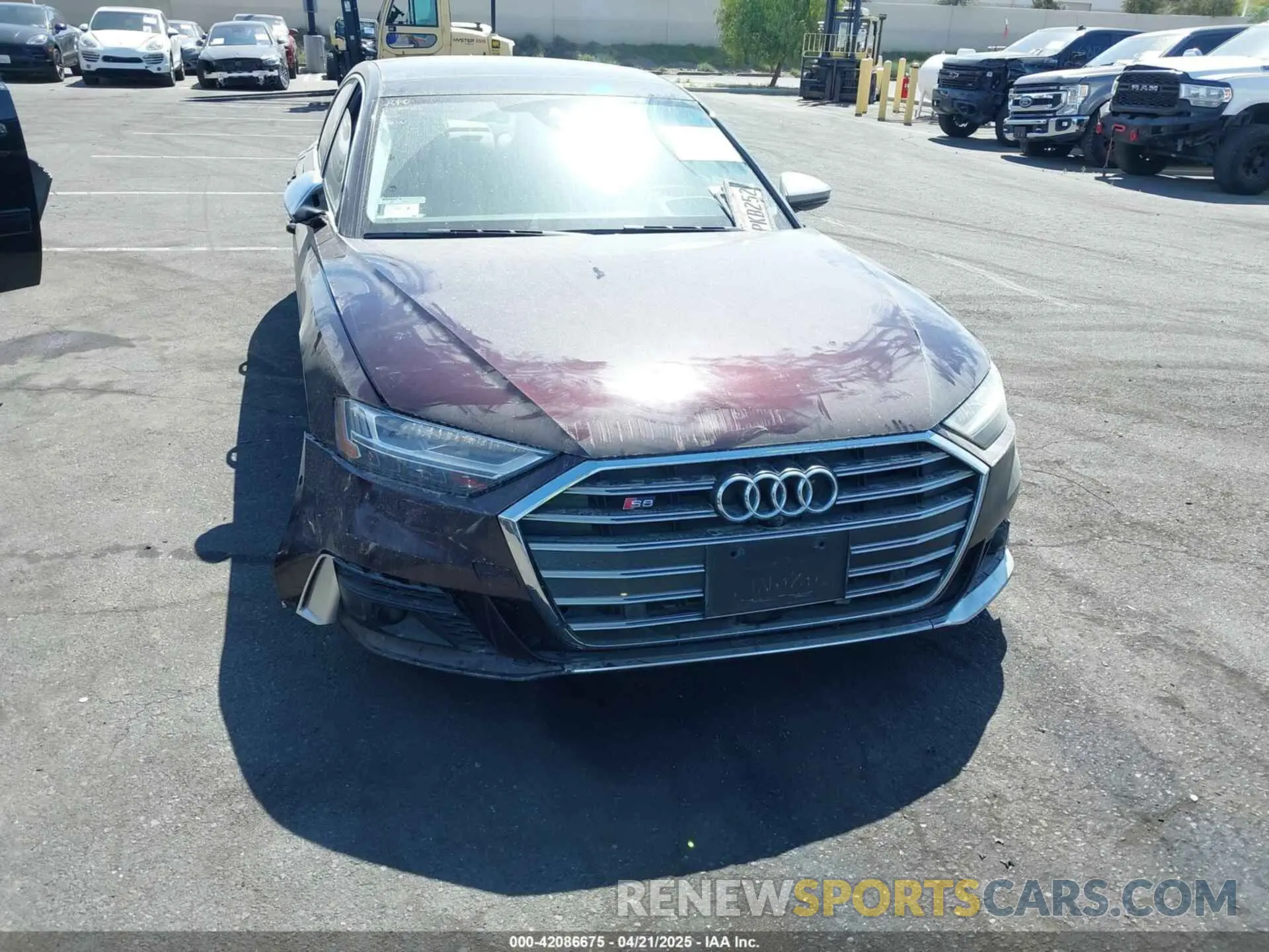6 Photograph of a damaged car WAU8SAF80LN014792 AUDI S8 2020
