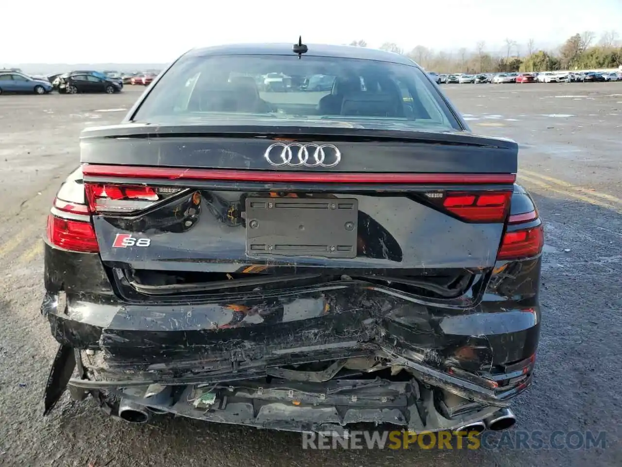 6 Photograph of a damaged car WAU8SAF8XLN015240 AUDI S8 2020