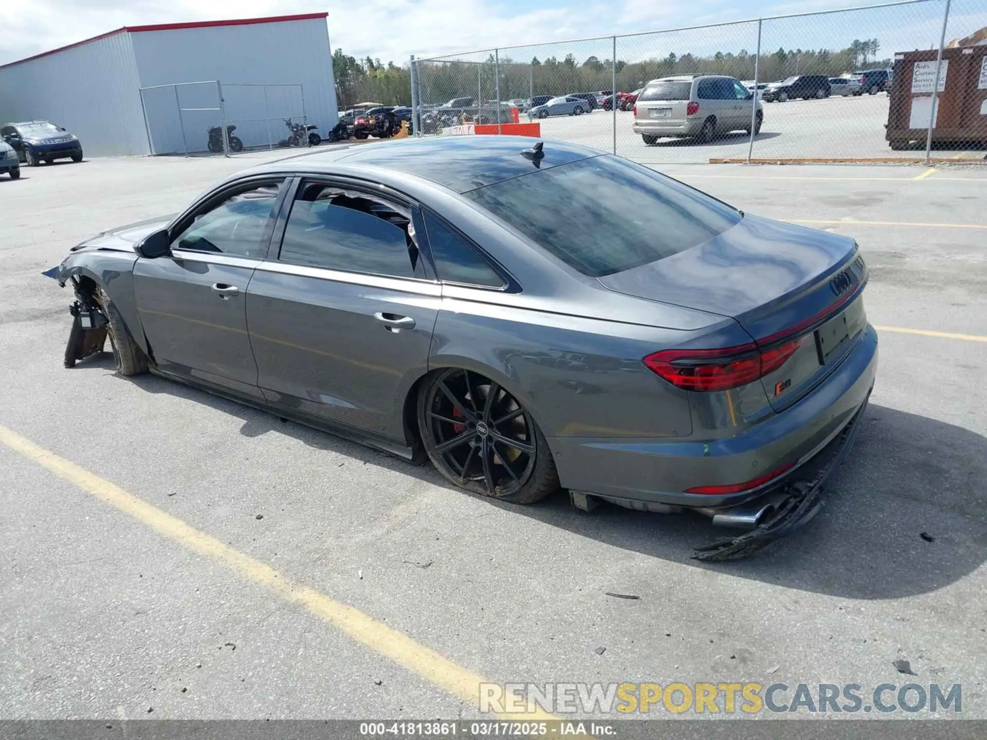 3 Photograph of a damaged car WAULSAF83NN001905 AUDI S8 2022