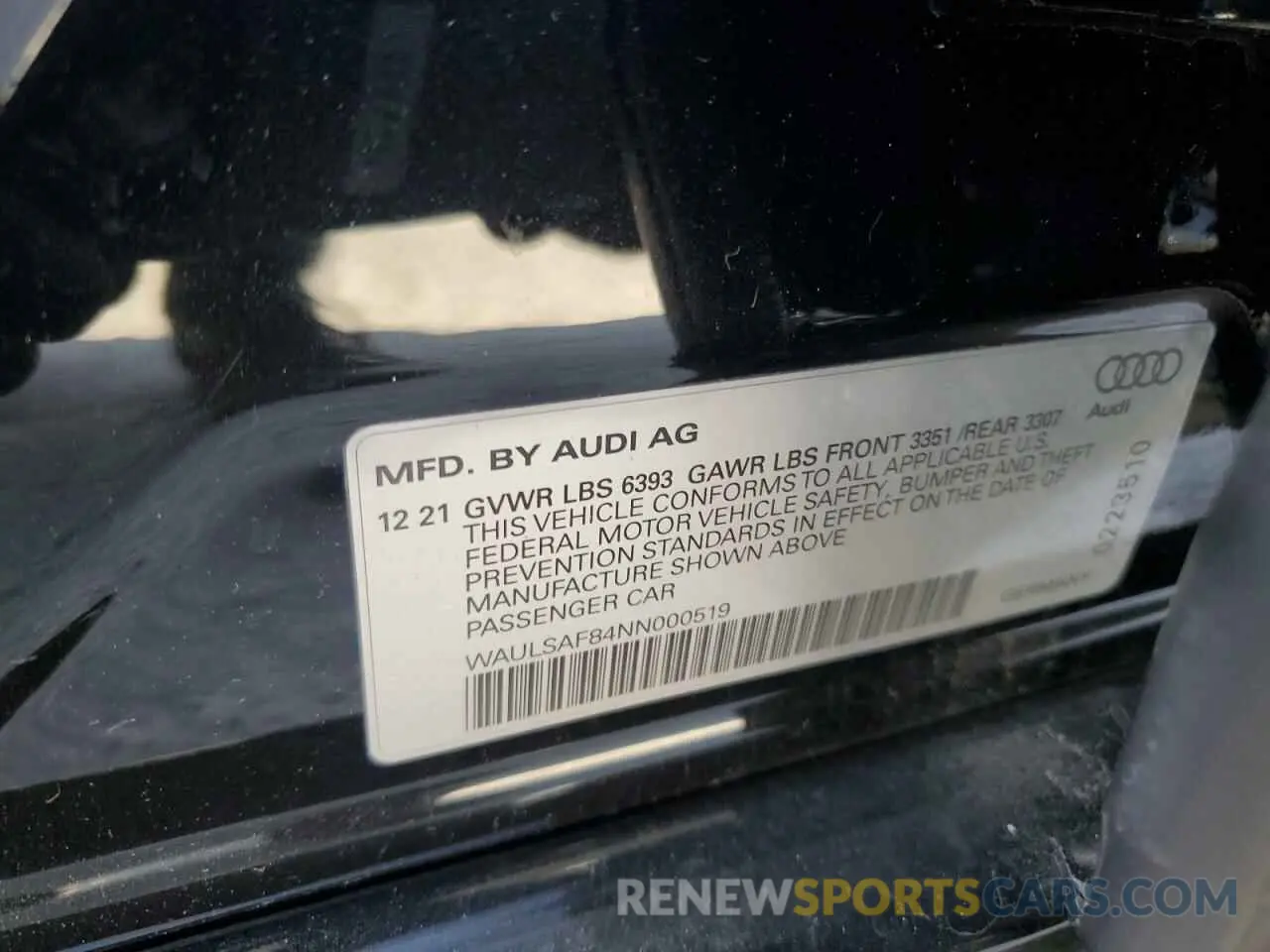 12 Photograph of a damaged car WAULSAF84NN000519 AUDI S8 2022