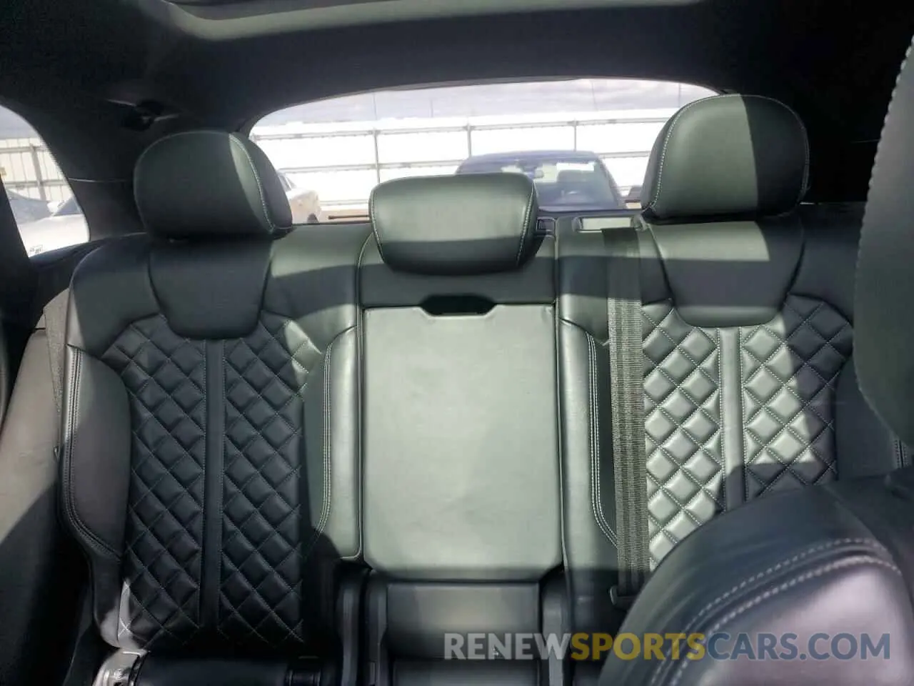 10 Photograph of a damaged car WA1B4AFY1K2028407 AUDI SQ5 2019