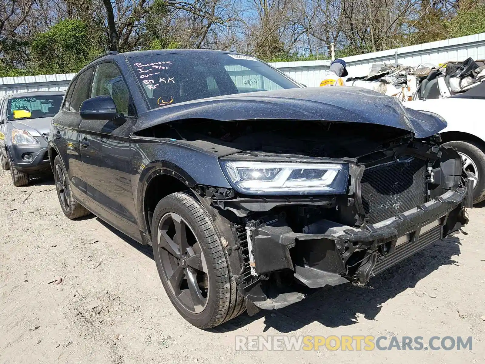 1 Photograph of a damaged car WA1B4AFY3K2033821 AUDI SQ5 2019