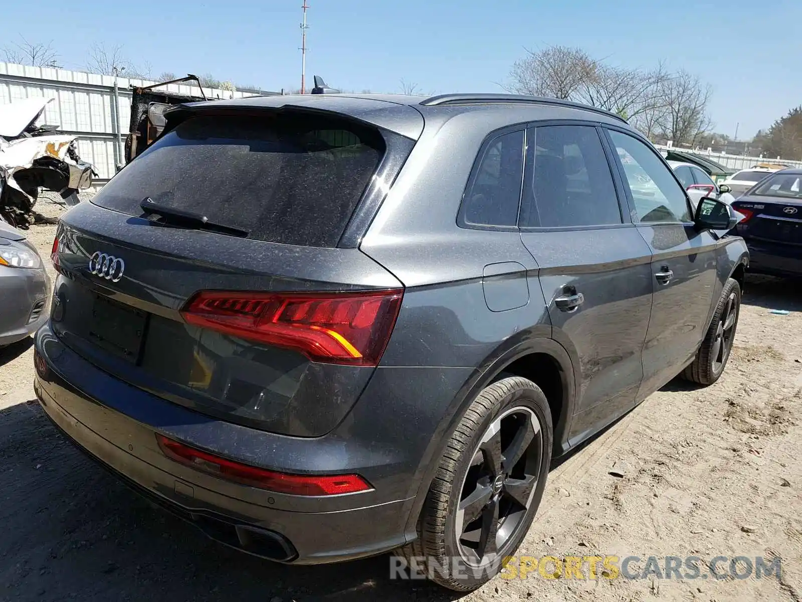 4 Photograph of a damaged car WA1B4AFY3K2033821 AUDI SQ5 2019