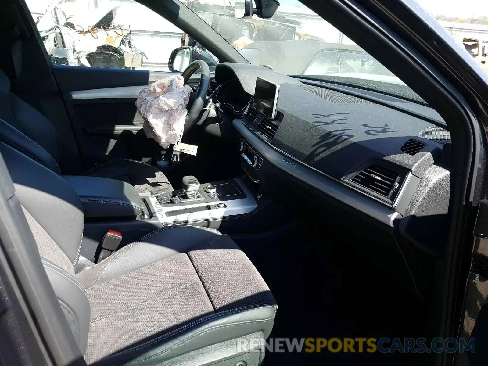 5 Photograph of a damaged car WA1B4AFY3K2033821 AUDI SQ5 2019