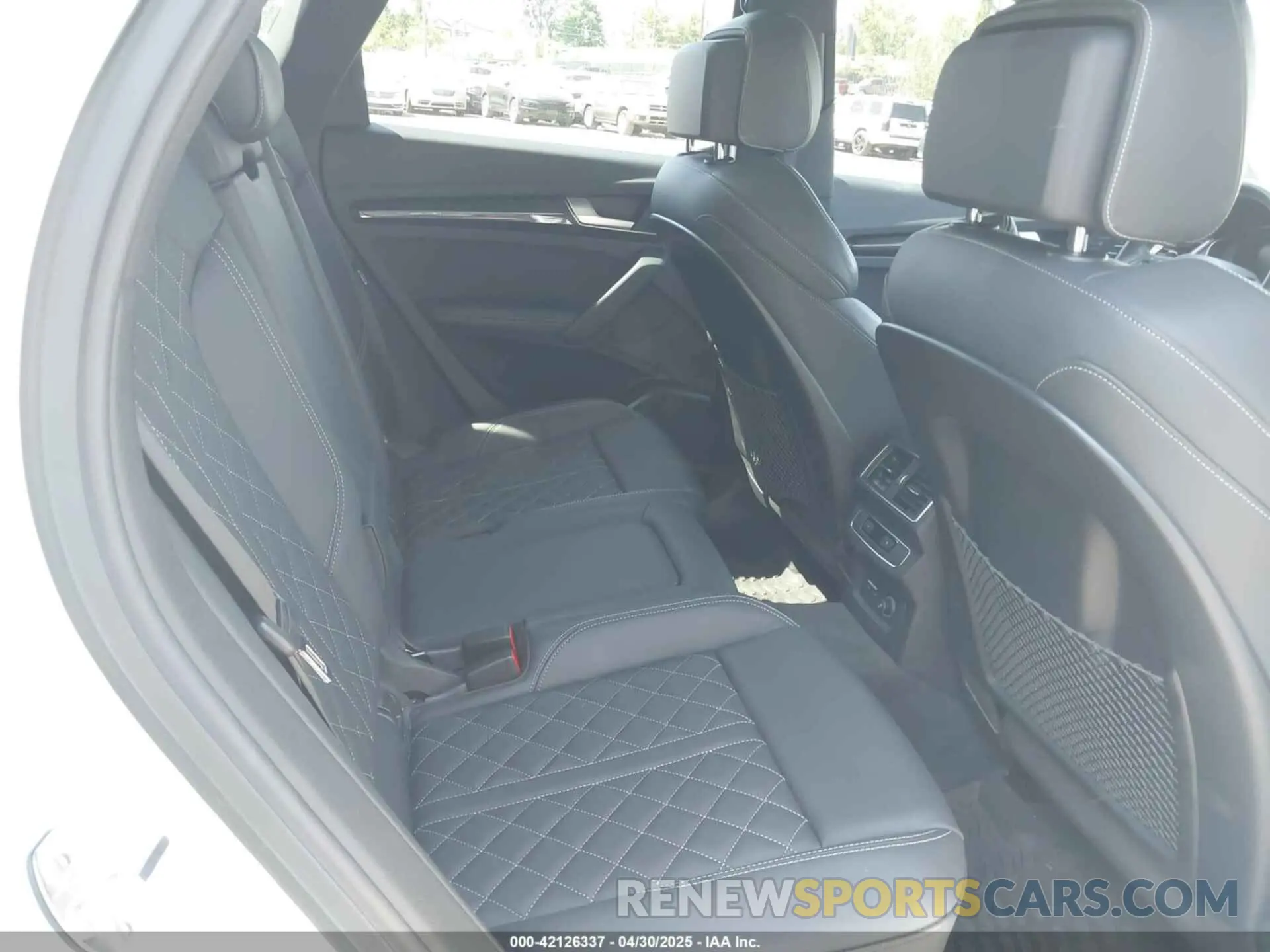 8 Photograph of a damaged car WA1B4AFY4K2002089 AUDI SQ5 2019