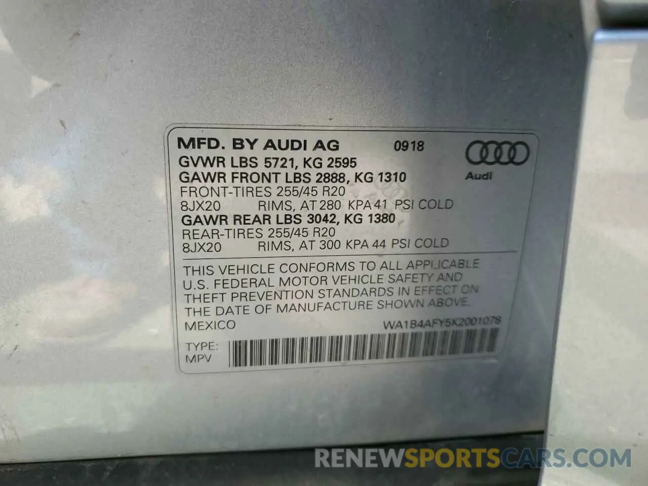 13 Photograph of a damaged car WA1B4AFY5K2001078 AUDI SQ5 2019
