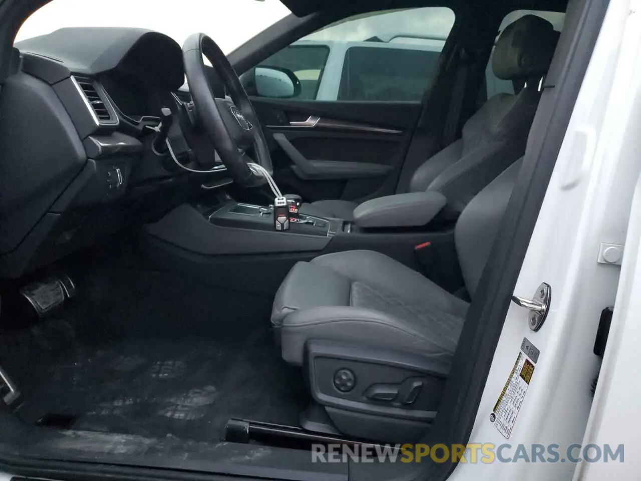 7 Photograph of a damaged car WA1B4AFY5K2024697 AUDI SQ5 2019