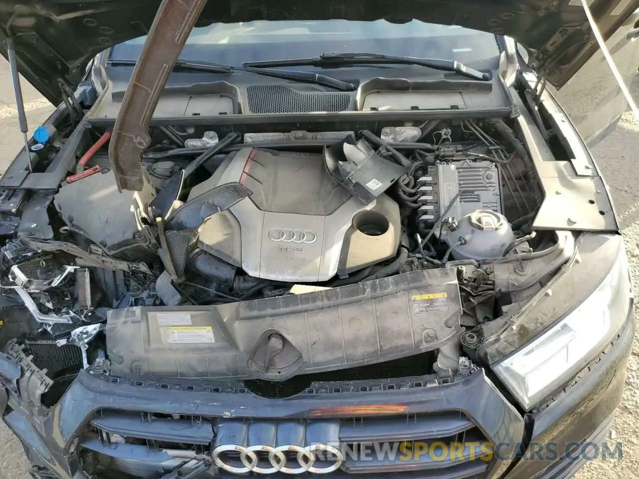 12 Photograph of a damaged car WA1B4AFY5K2049695 AUDI SQ5 2019