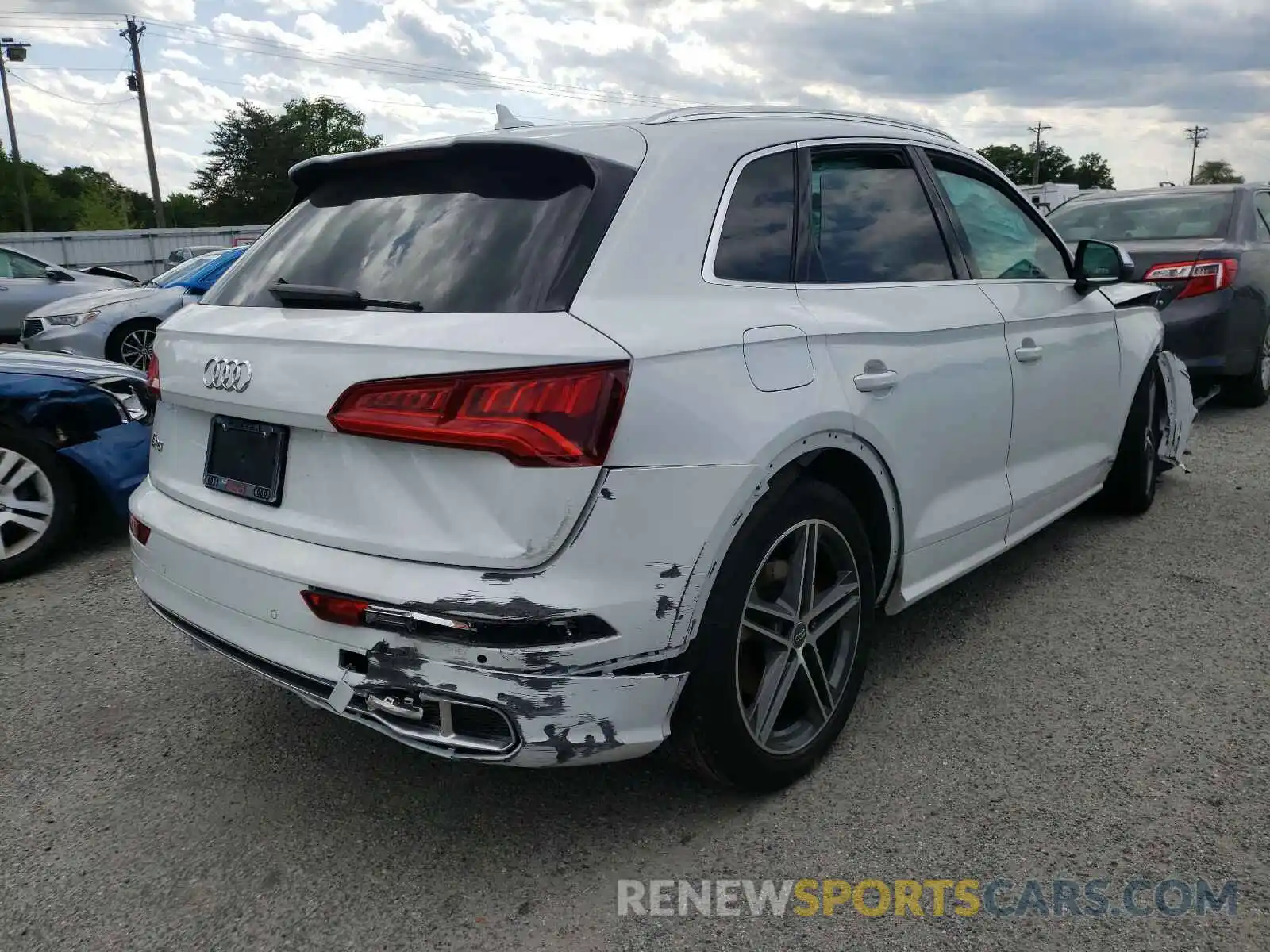 4 Photograph of a damaged car WA1B4AFY5K2078565 AUDI SQ5 2019