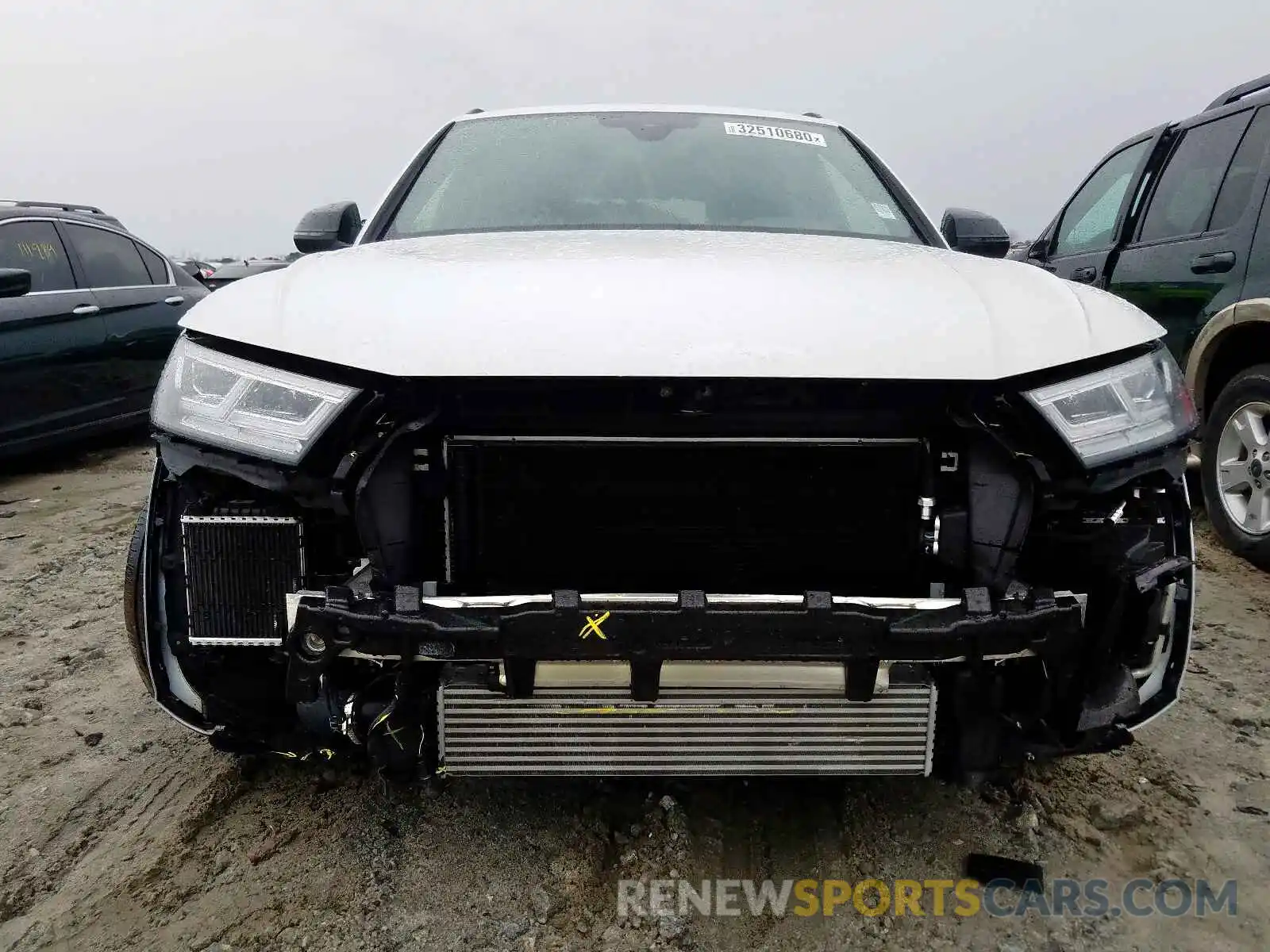 9 Photograph of a damaged car WA1B4AFY6K2084813 AUDI SQ5 2019