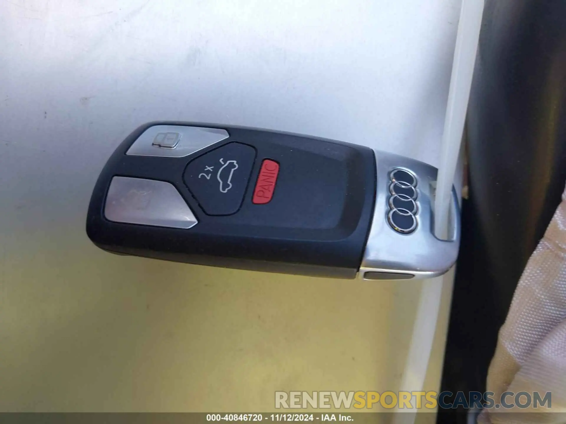 11 Photograph of a damaged car WA1B4AFY7K2040061 AUDI SQ5 2019