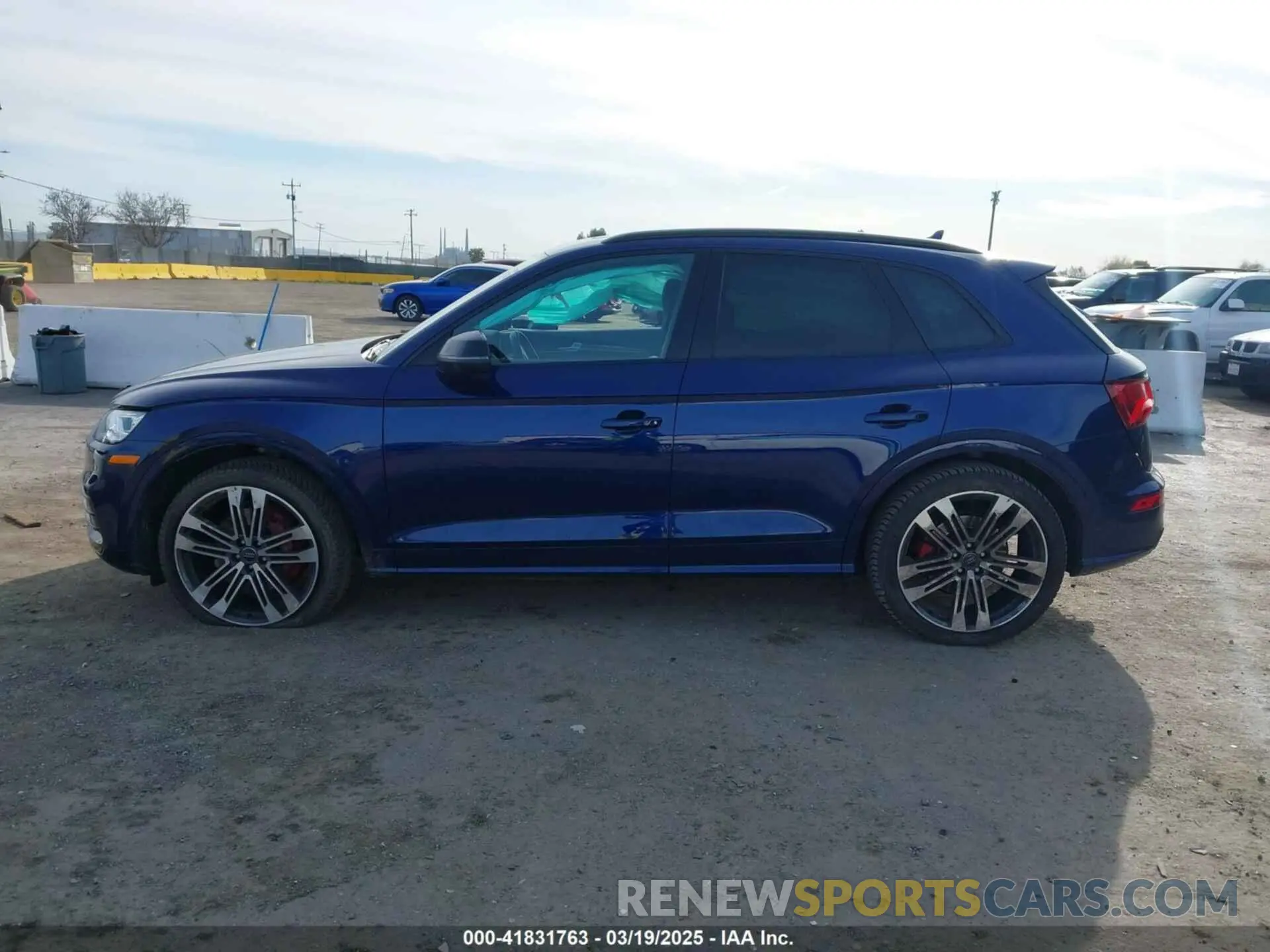 15 Photograph of a damaged car WA1B4AFY7K2118533 AUDI SQ5 2019