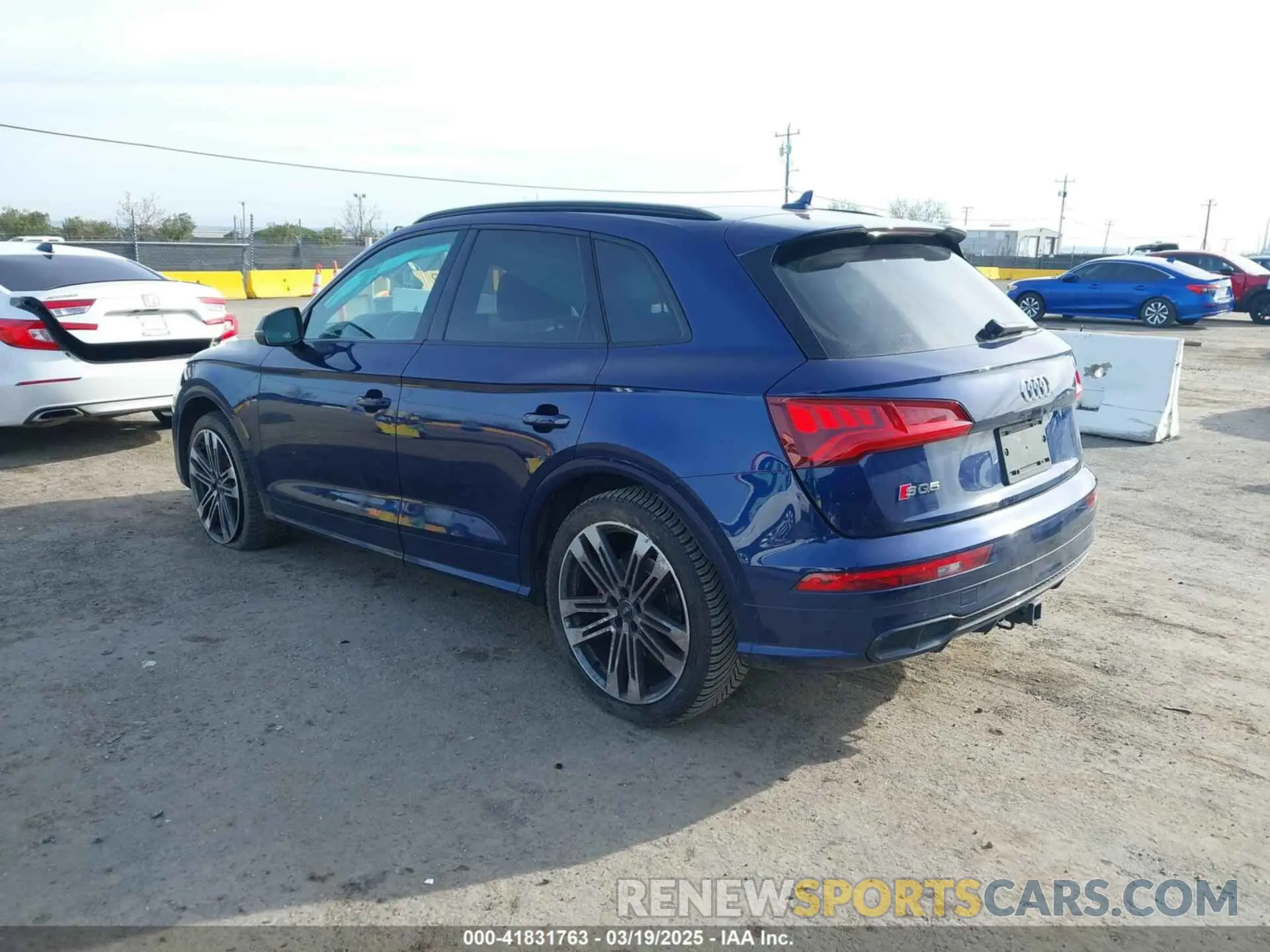3 Photograph of a damaged car WA1B4AFY7K2118533 AUDI SQ5 2019