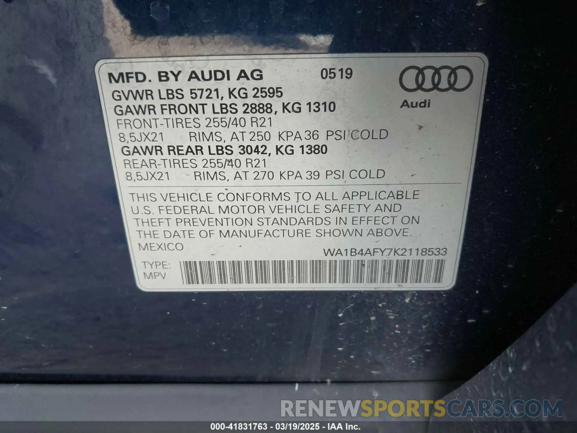 9 Photograph of a damaged car WA1B4AFY7K2118533 AUDI SQ5 2019