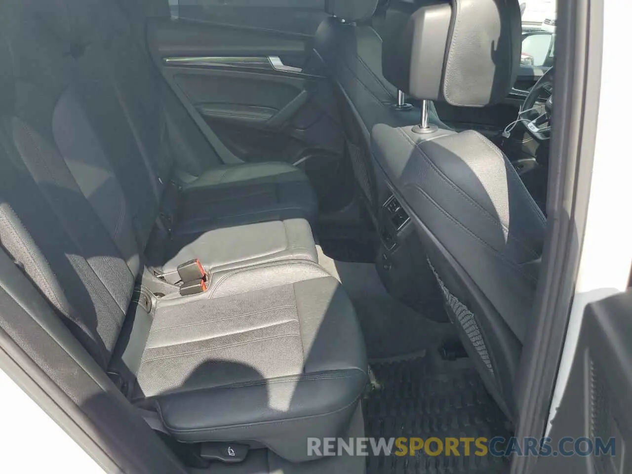 11 Photograph of a damaged car WA1B4AFY8K2078401 AUDI SQ5 2019