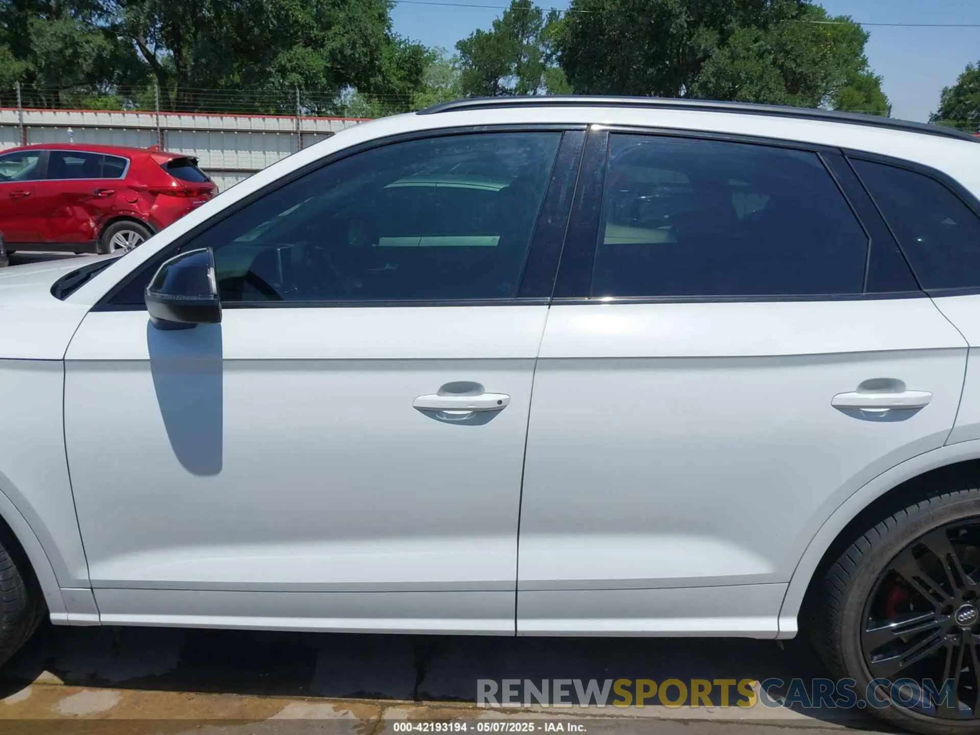 15 Photograph of a damaged car WA1B4AFY8K2107525 AUDI SQ5 2019