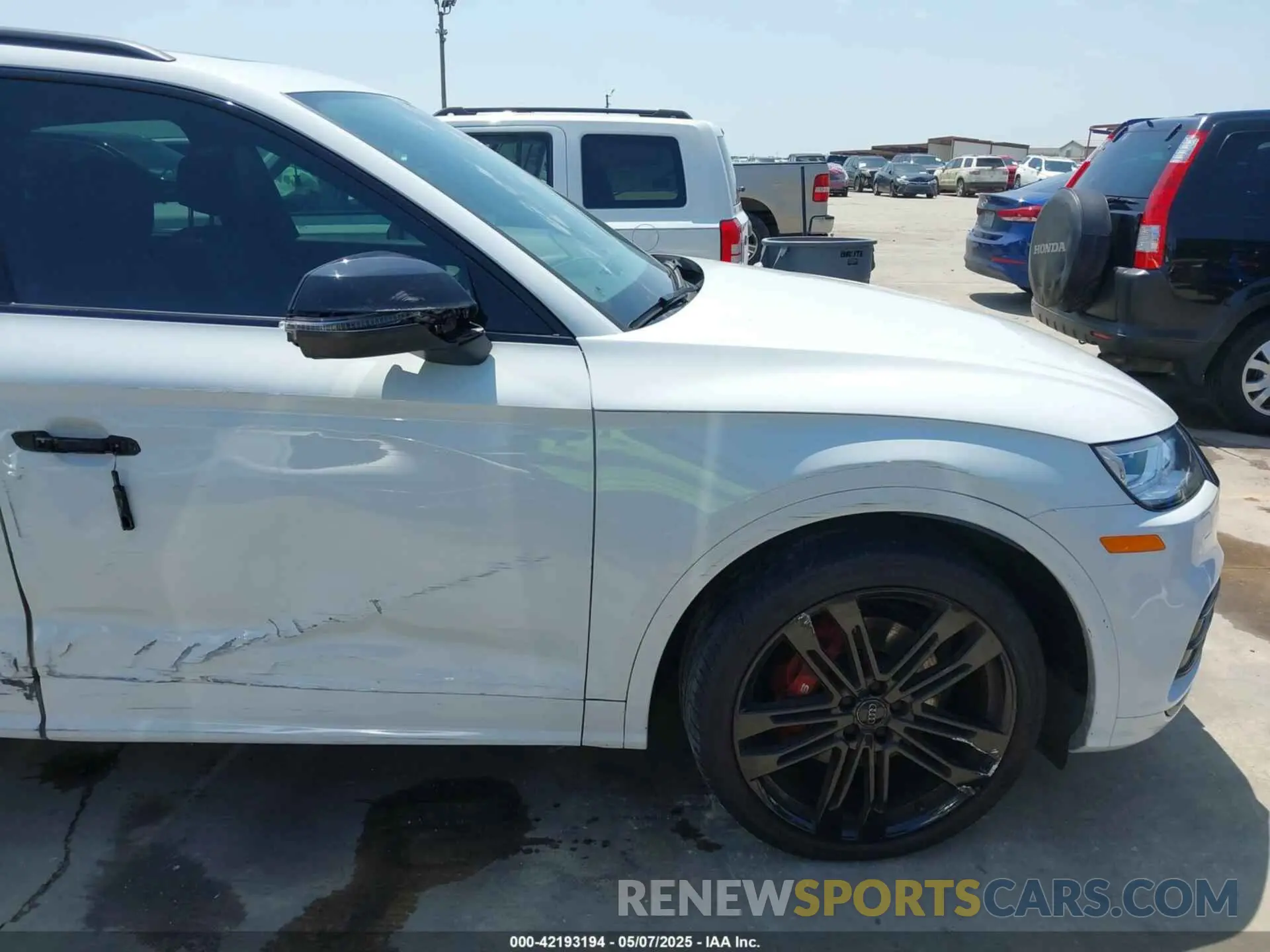 19 Photograph of a damaged car WA1B4AFY8K2107525 AUDI SQ5 2019