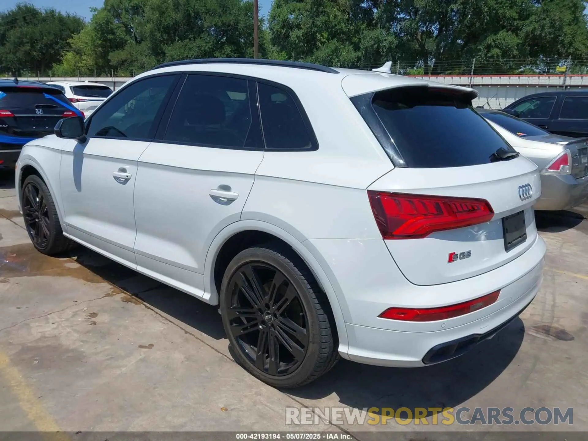 3 Photograph of a damaged car WA1B4AFY8K2107525 AUDI SQ5 2019