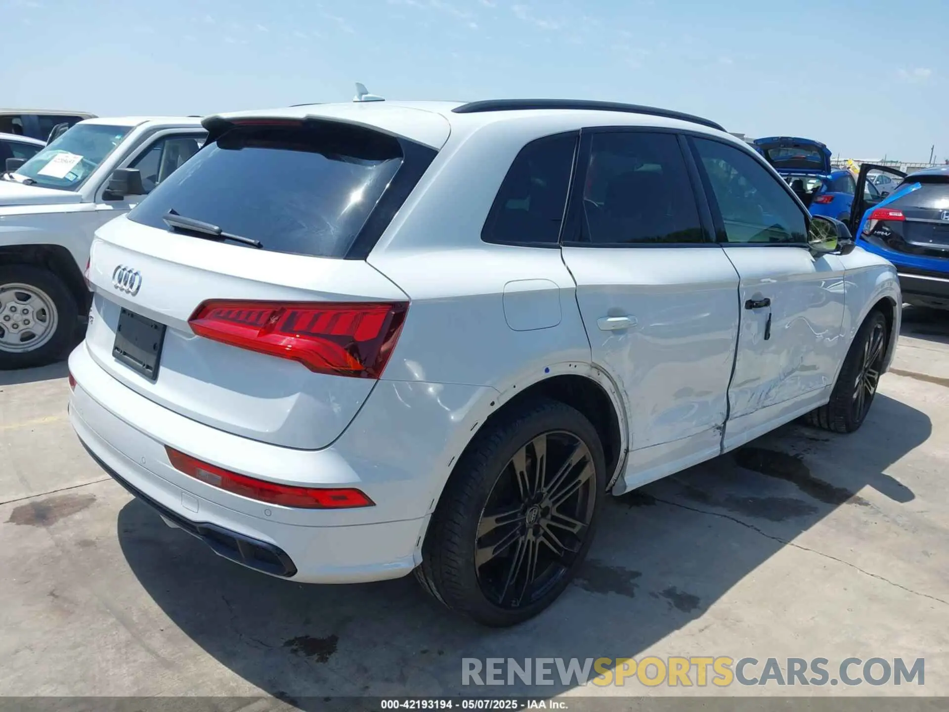 4 Photograph of a damaged car WA1B4AFY8K2107525 AUDI SQ5 2019