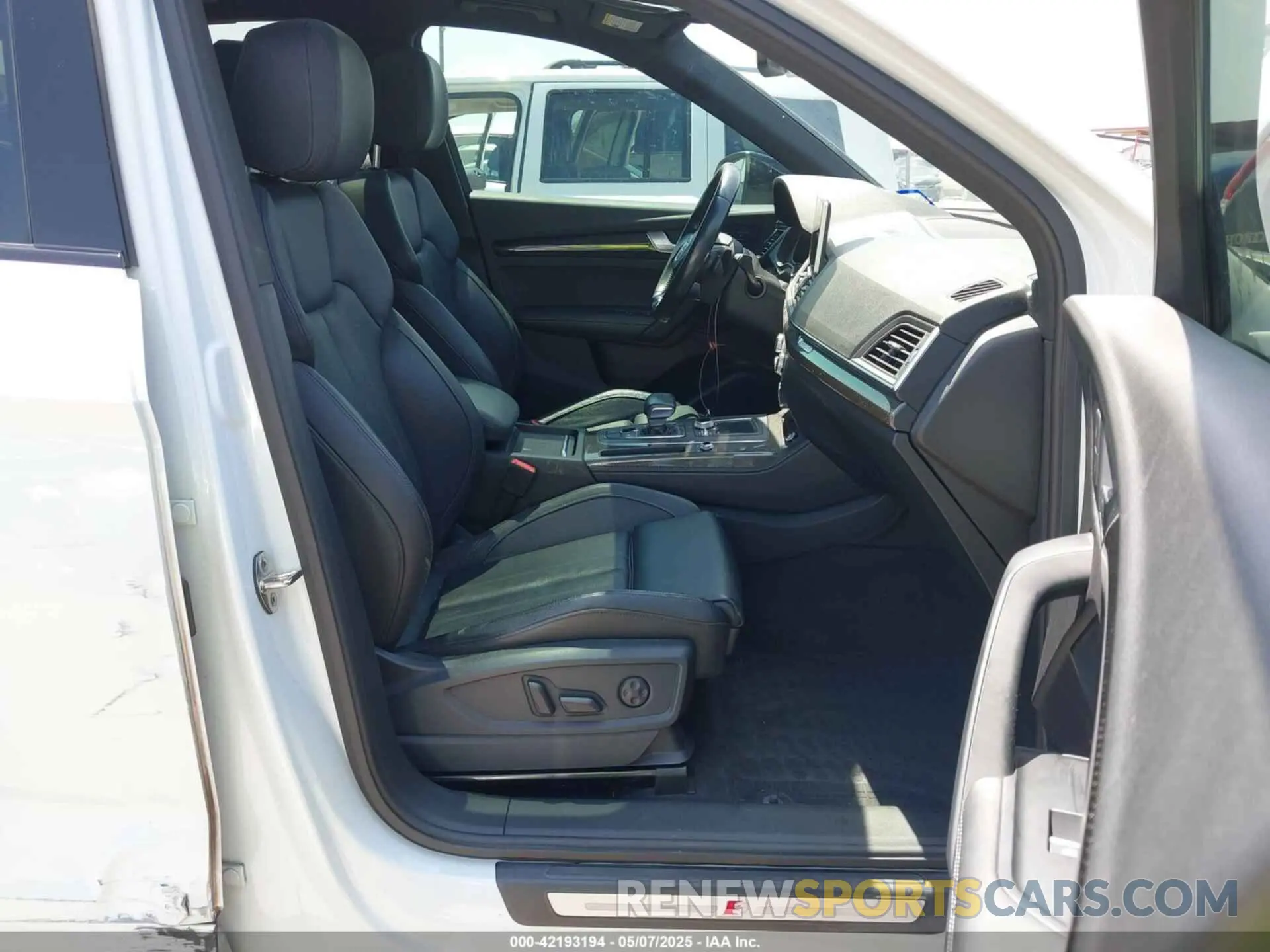 5 Photograph of a damaged car WA1B4AFY8K2107525 AUDI SQ5 2019