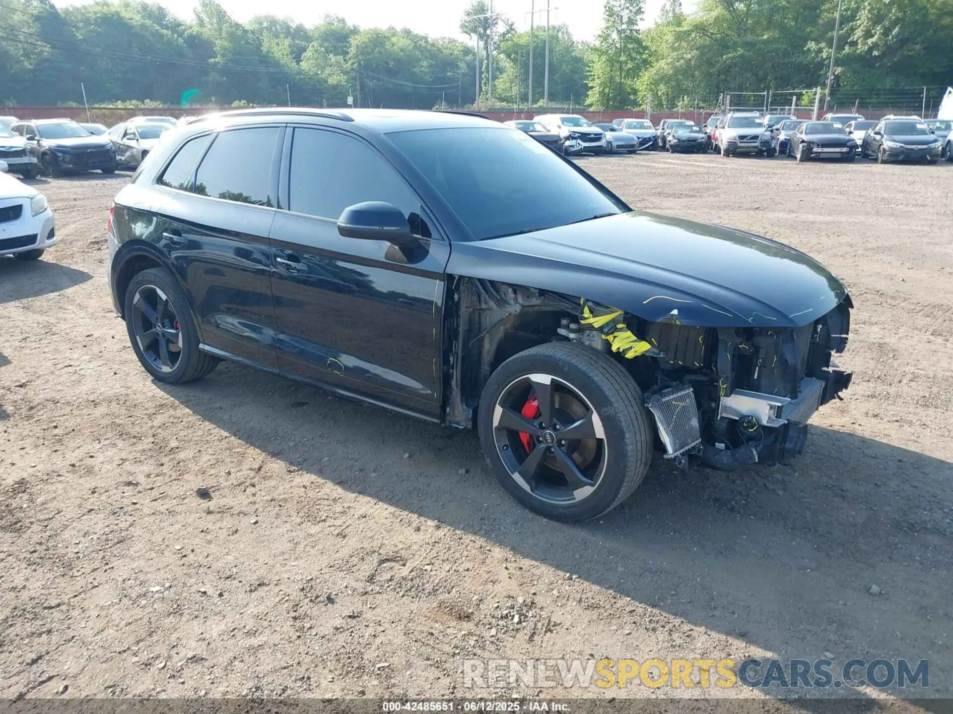 1 Photograph of a damaged car WA1B4BFY8K2055447 AUDI SQ5 2019