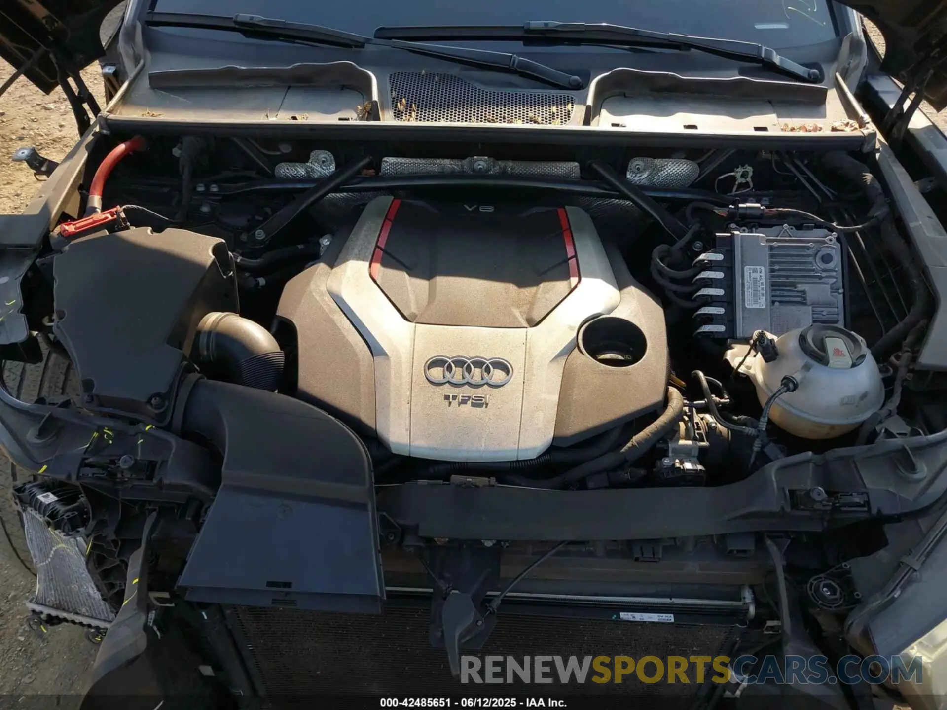 10 Photograph of a damaged car WA1B4BFY8K2055447 AUDI SQ5 2019