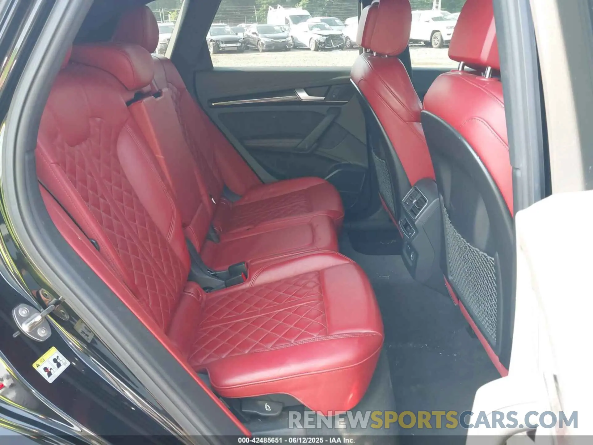 8 Photograph of a damaged car WA1B4BFY8K2055447 AUDI SQ5 2019
