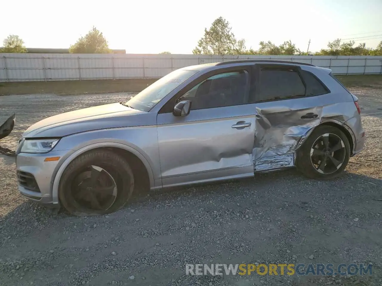 1 Photograph of a damaged car WA1C4AFY2K2027125 AUDI SQ5 2019