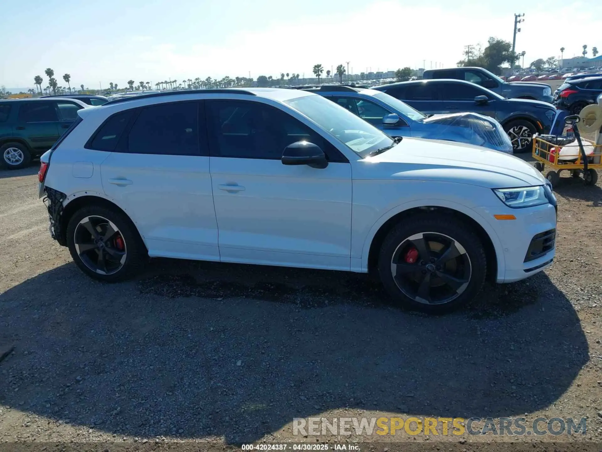 14 Photograph of a damaged car WA1C4AFY4K2131017 AUDI SQ5 2019