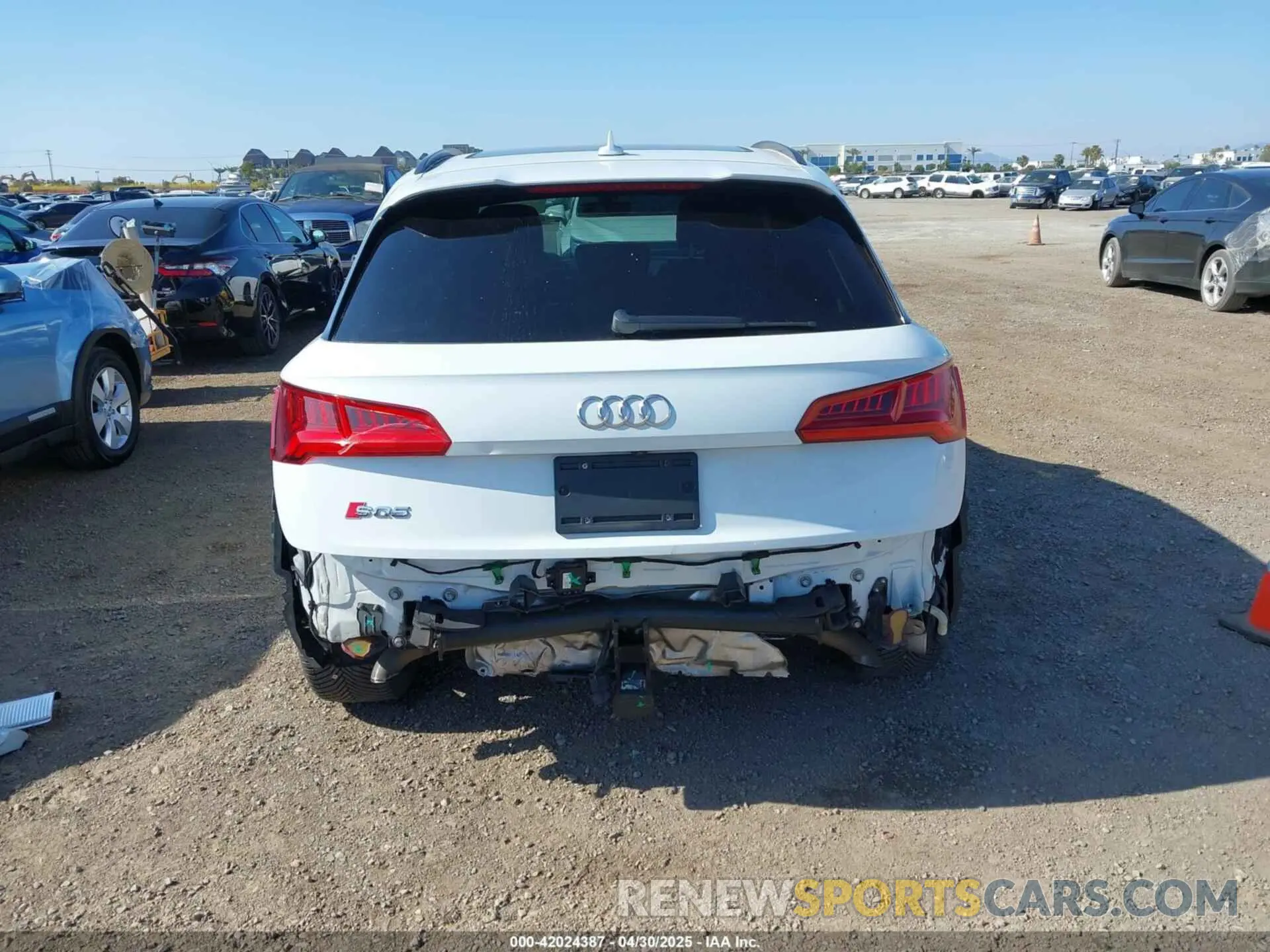 17 Photograph of a damaged car WA1C4AFY4K2131017 AUDI SQ5 2019