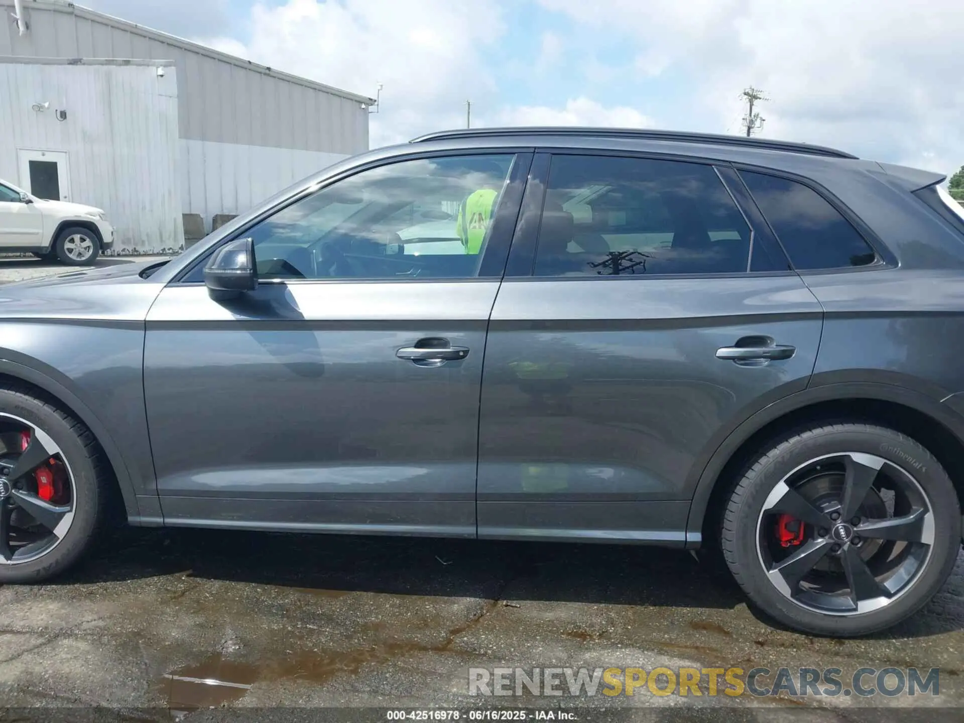 14 Photograph of a damaged car WA1C4AFY5K2029449 AUDI SQ5 2019