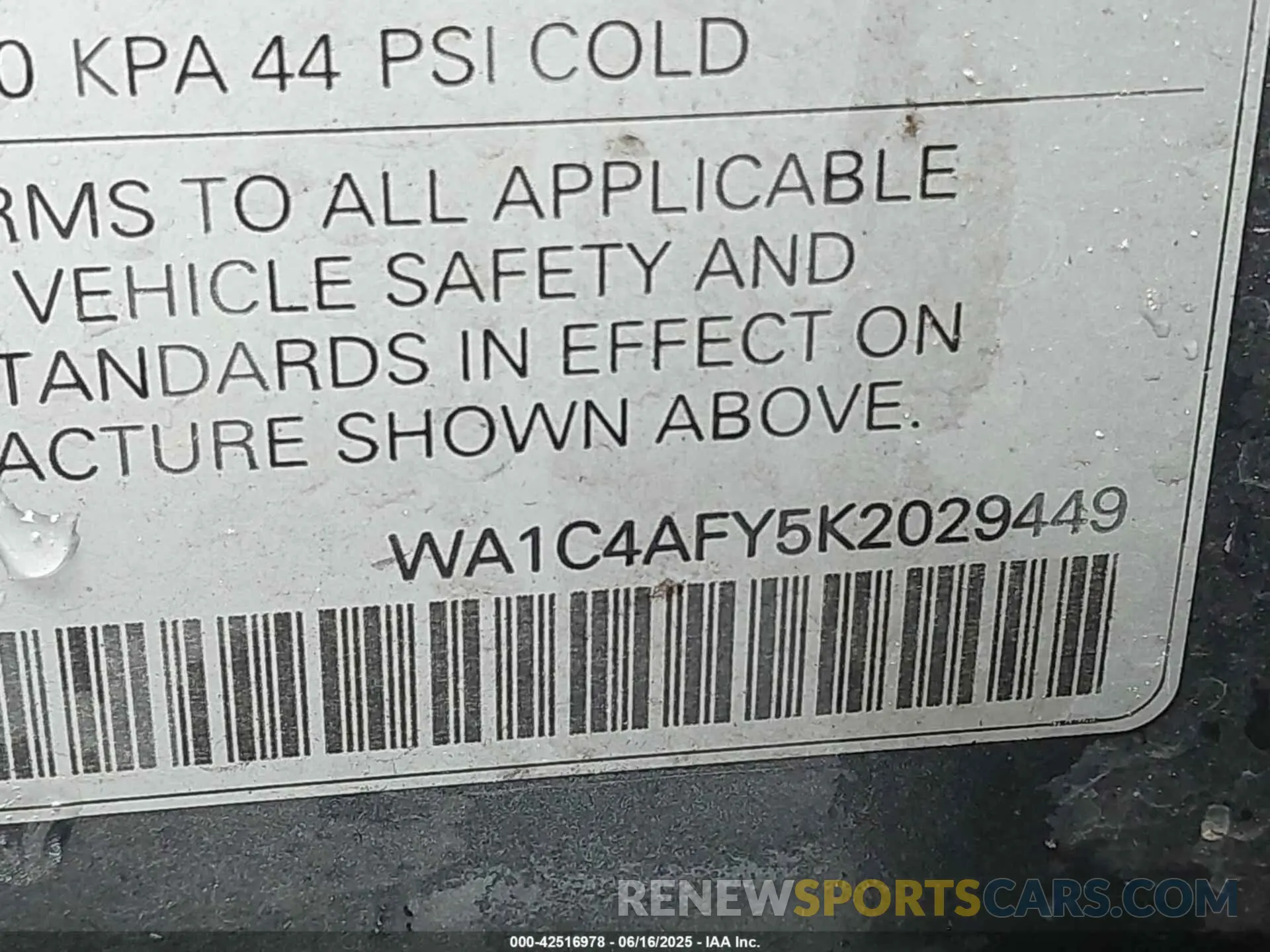 9 Photograph of a damaged car WA1C4AFY5K2029449 AUDI SQ5 2019