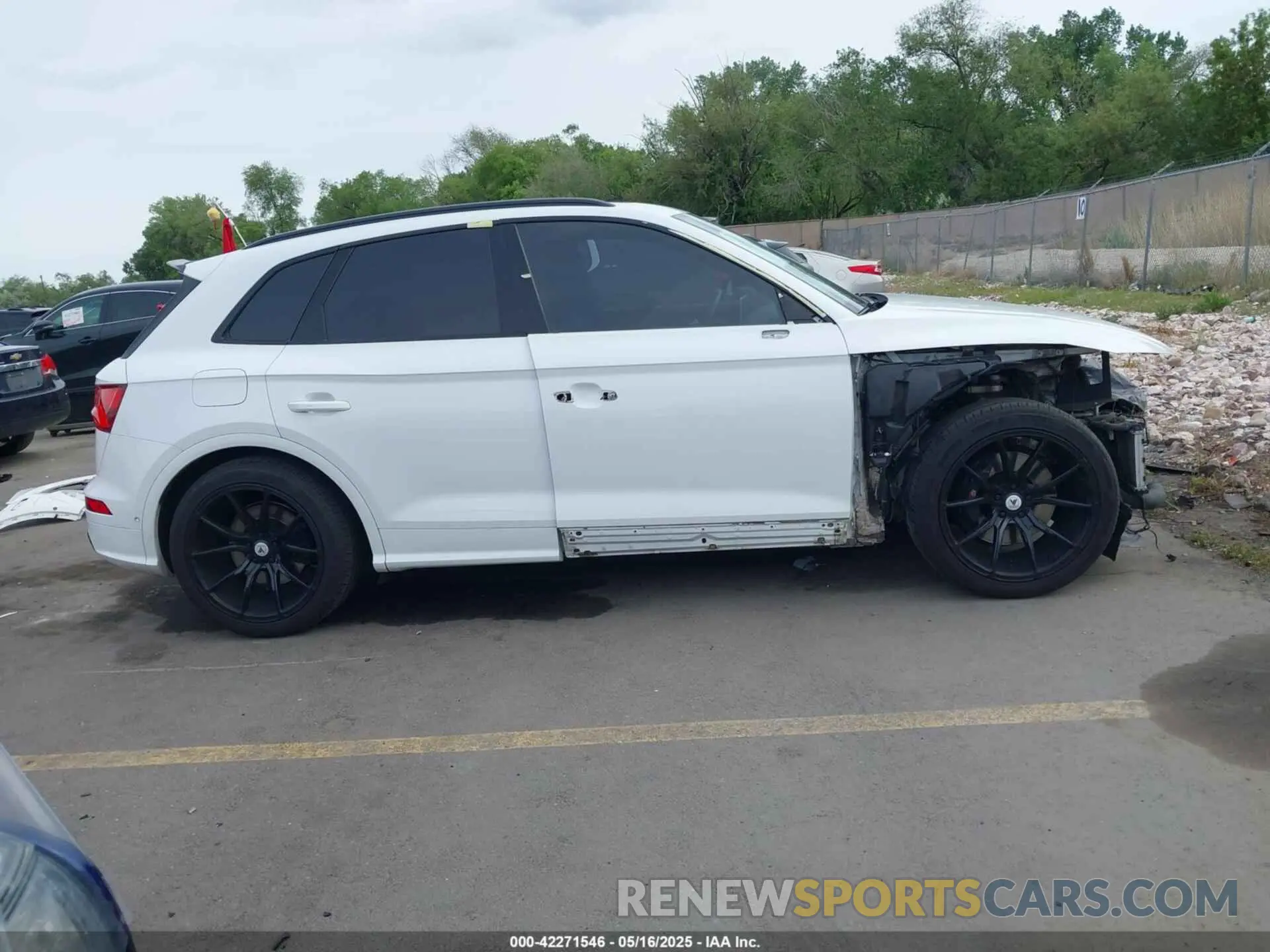 14 Photograph of a damaged car WA1C4AFY7K2015553 AUDI SQ5 2019