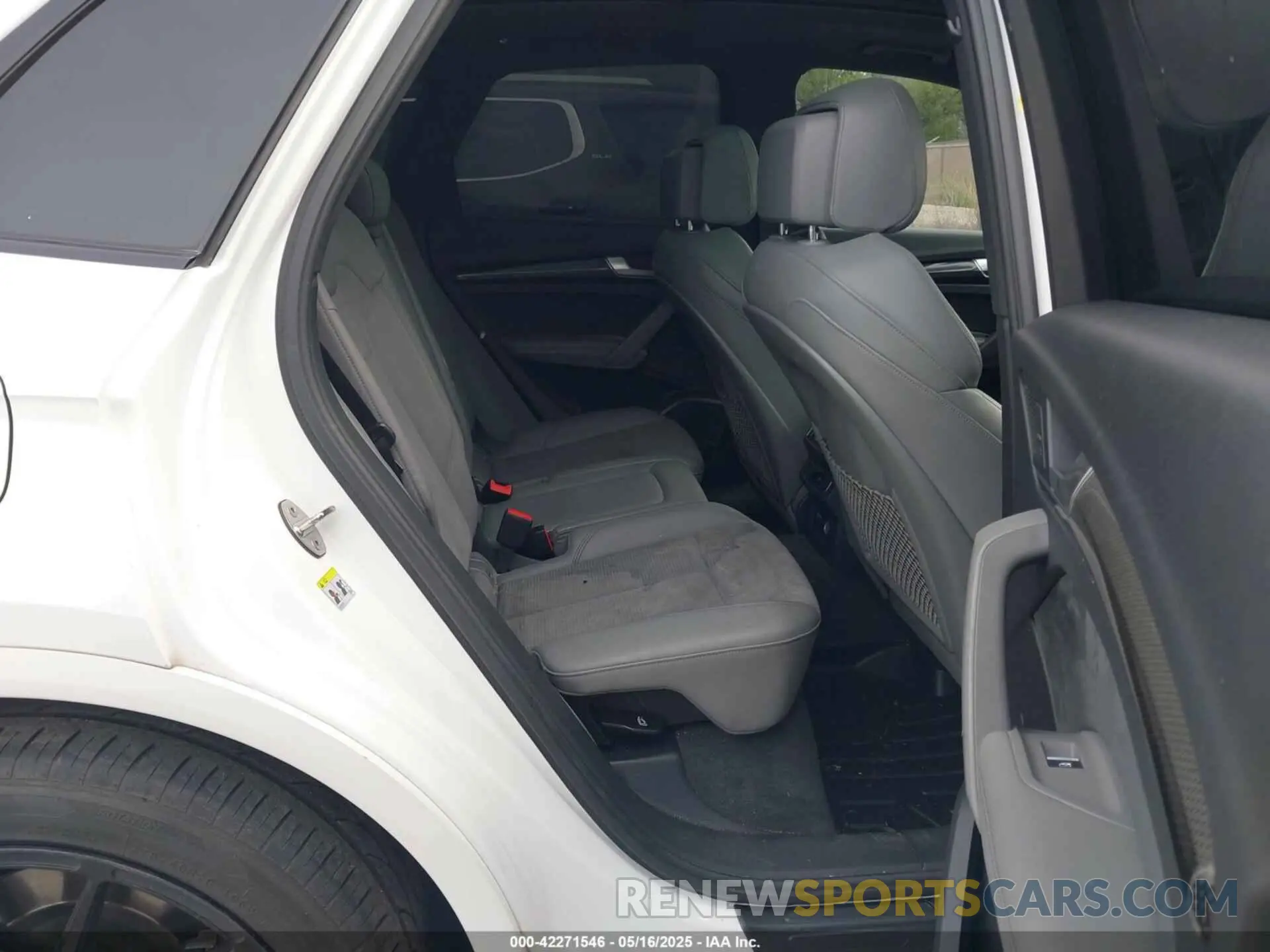 8 Photograph of a damaged car WA1C4AFY7K2015553 AUDI SQ5 2019